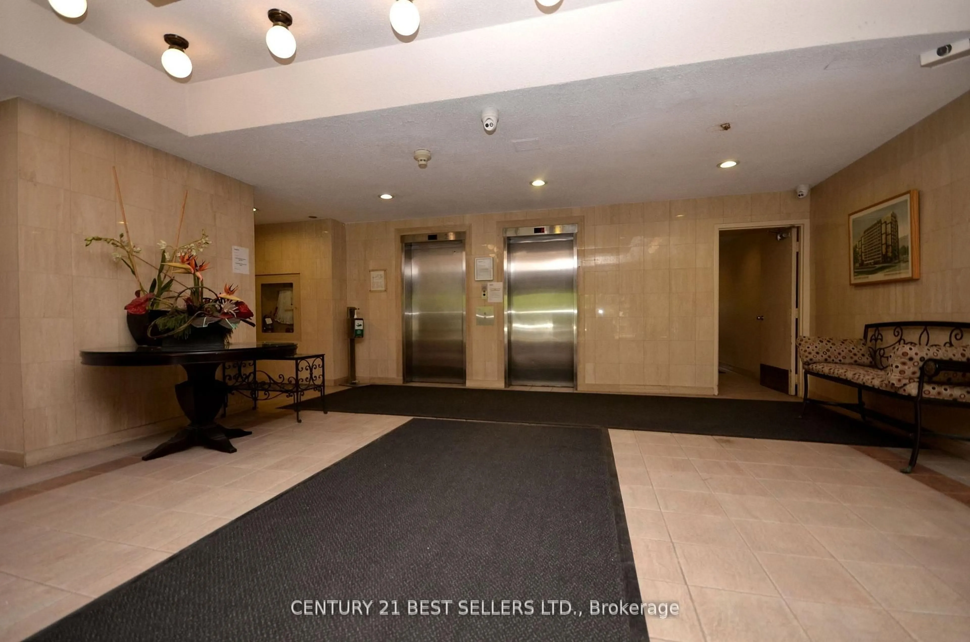 Lobby for 100 Canyon Ave #302, Toronto Ontario M3H 5T9