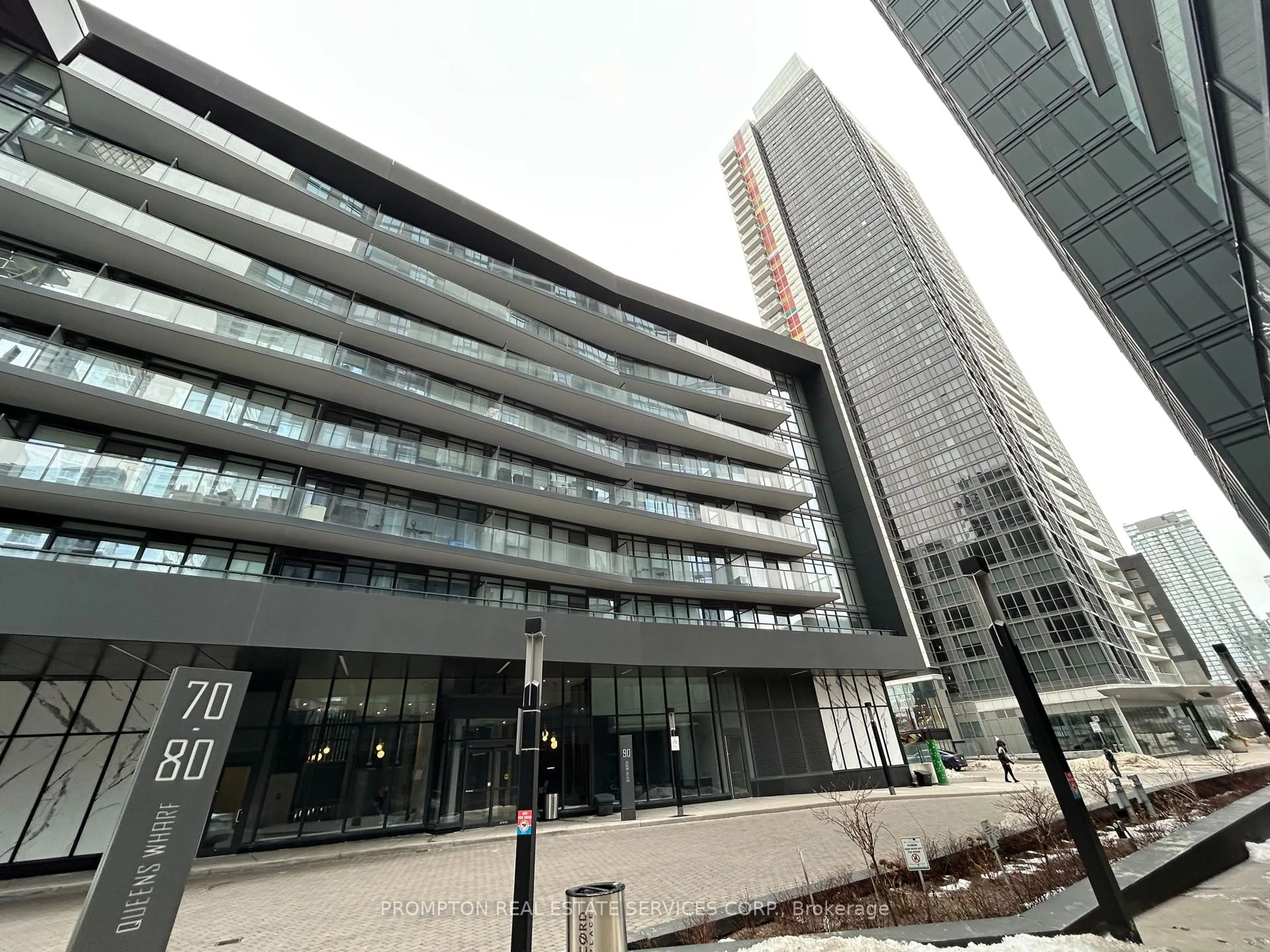 Indoor foyer for 90 Queens Wharf Rd #801, Toronto Ontario M5V 0J4