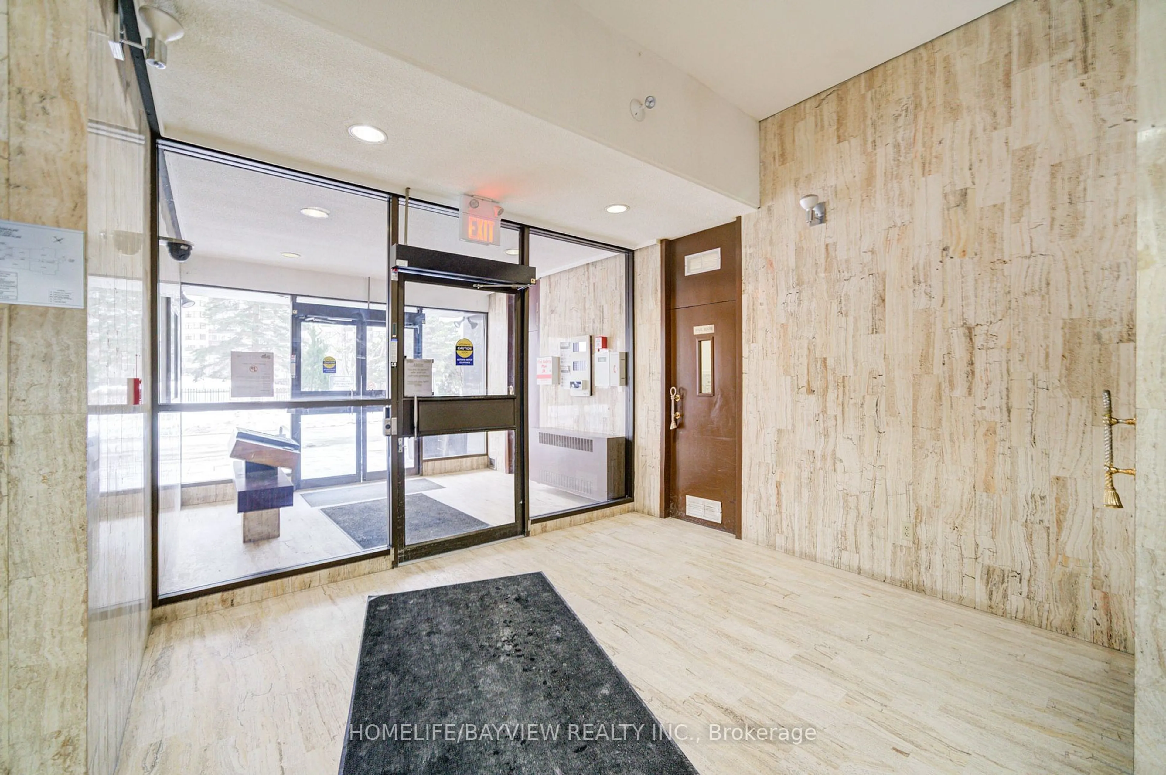 Indoor foyer for 115 Antibes Dr #806, Toronto Ontario M2R 2Y9