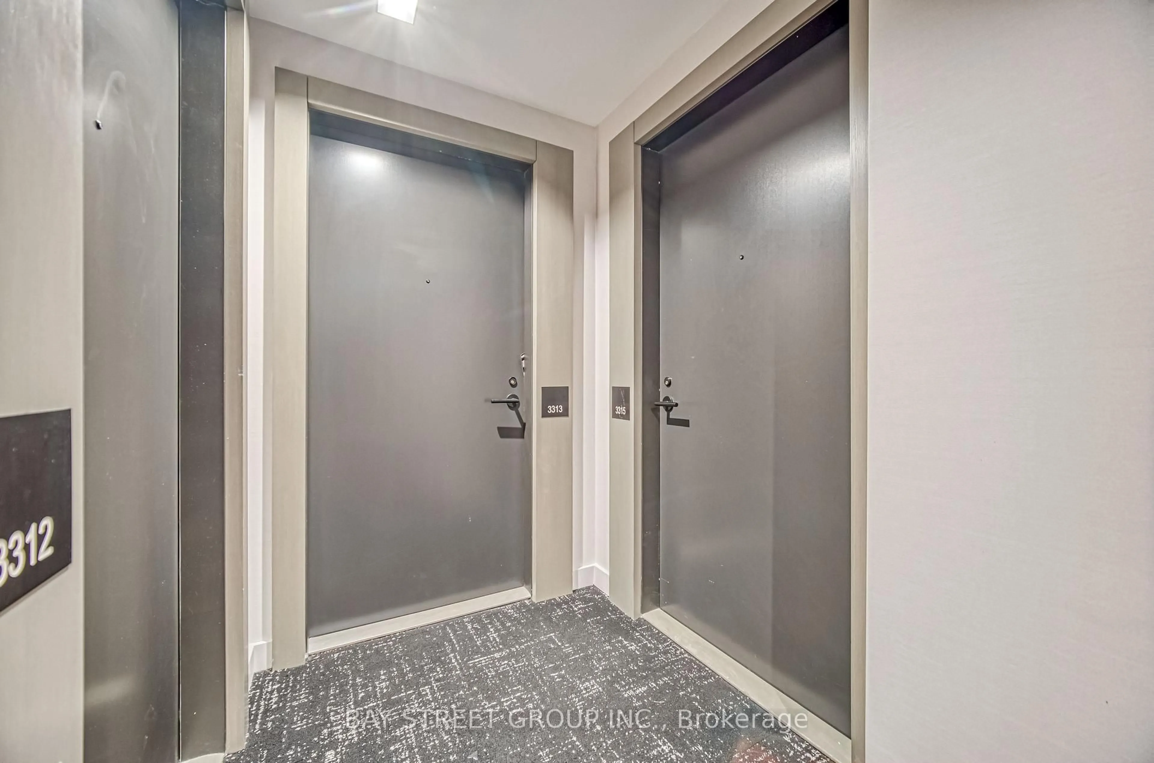 Indoor entryway for 108 Peter St #3315, Toronto Ontario M5V 0W2