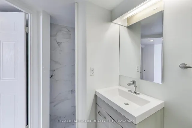 Additional property image - 11 Thorncliffe Park Dr Unit 406