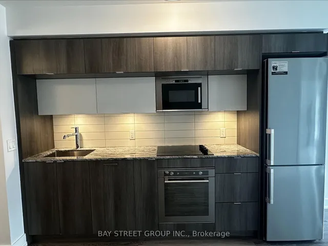 Additional property image - 585 Bloor St Unit 921