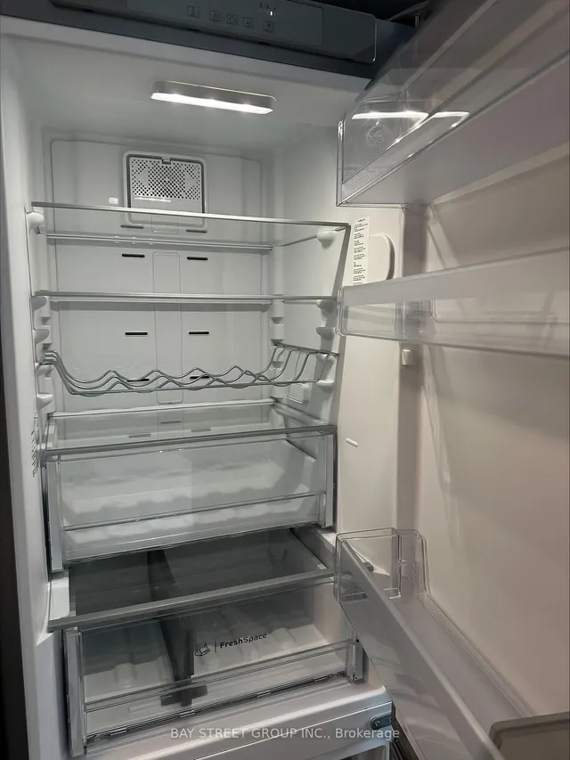Additional property image - 585 Bloor St Unit 921