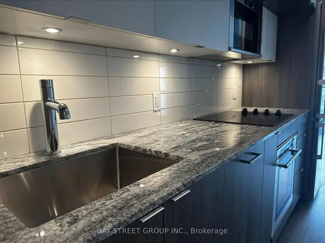 Additional property image - 585 Bloor St Unit 921