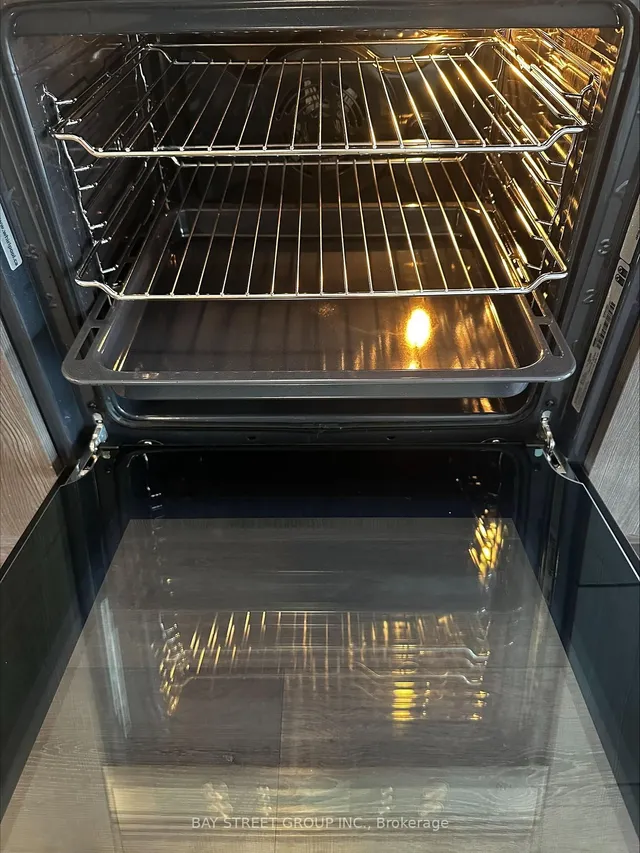 Additional property image - 585 Bloor St Unit 921