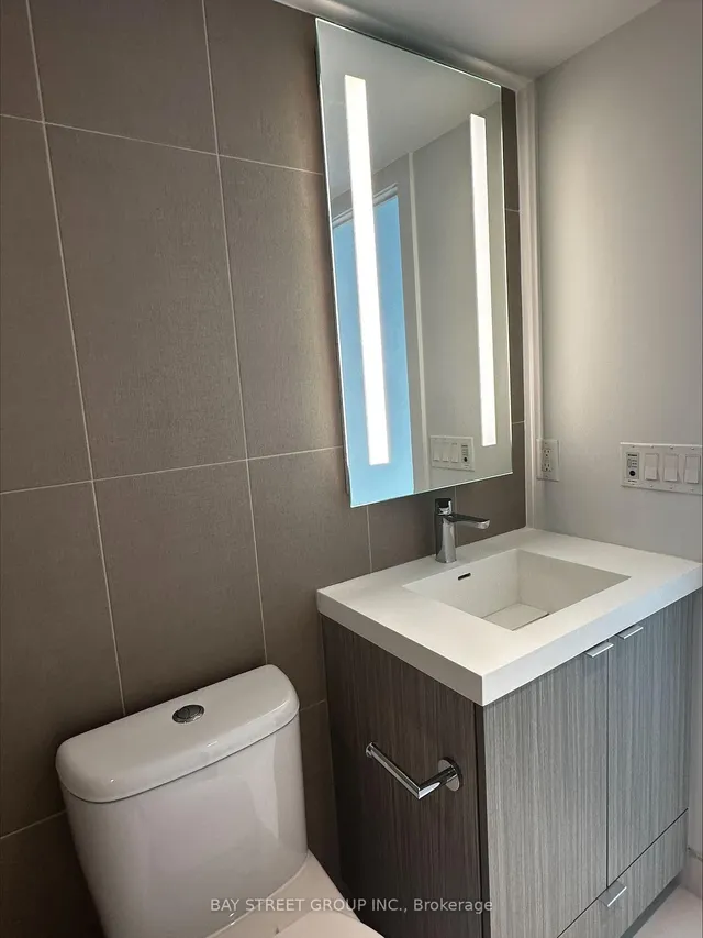 Additional property image - 585 Bloor St Unit 921
