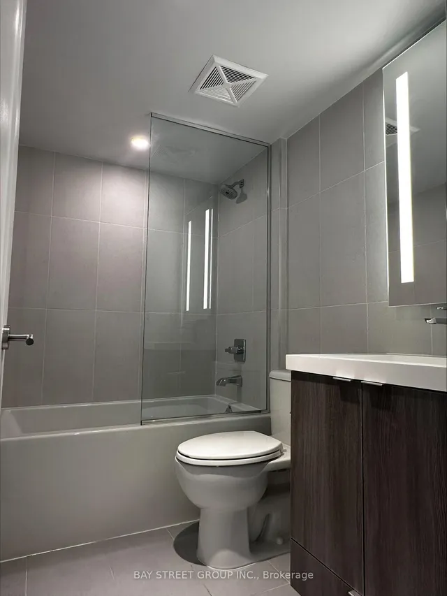Additional property image - 585 Bloor St Unit 921