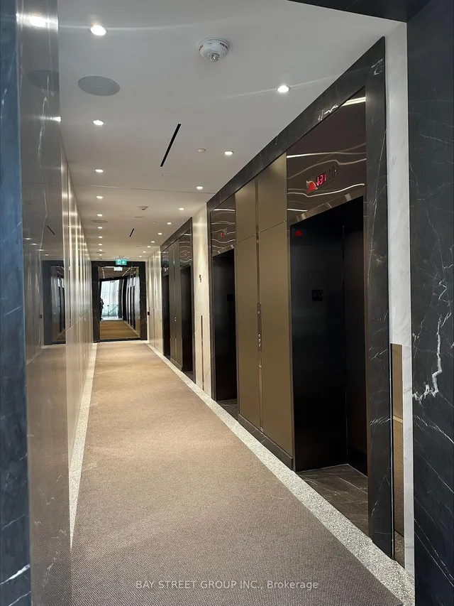 Additional property image - 585 Bloor St Unit 921