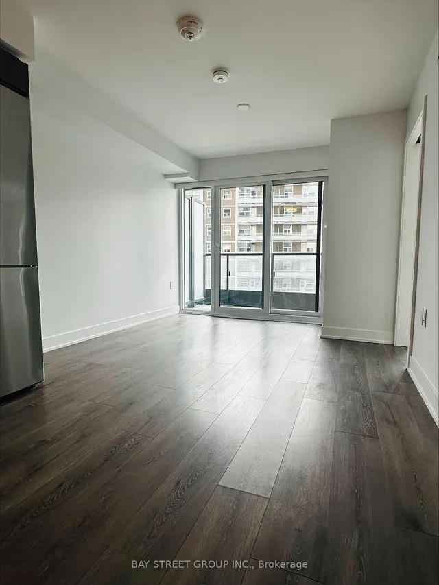 Additional property image - 585 Bloor St Unit 921