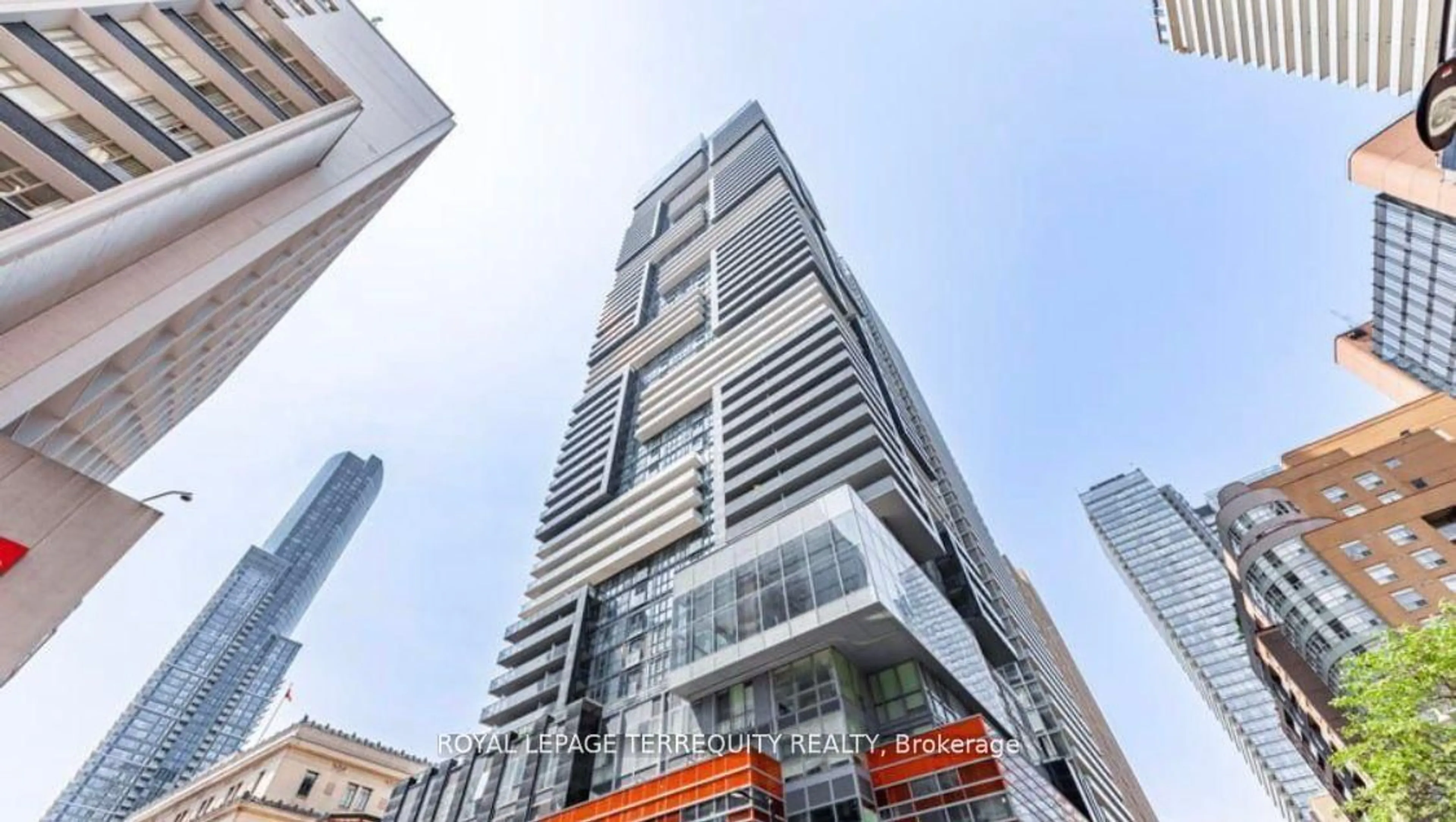 Indoor foyer for 7 Grenville St #3702, Toronto Ontario M4Y 0E9