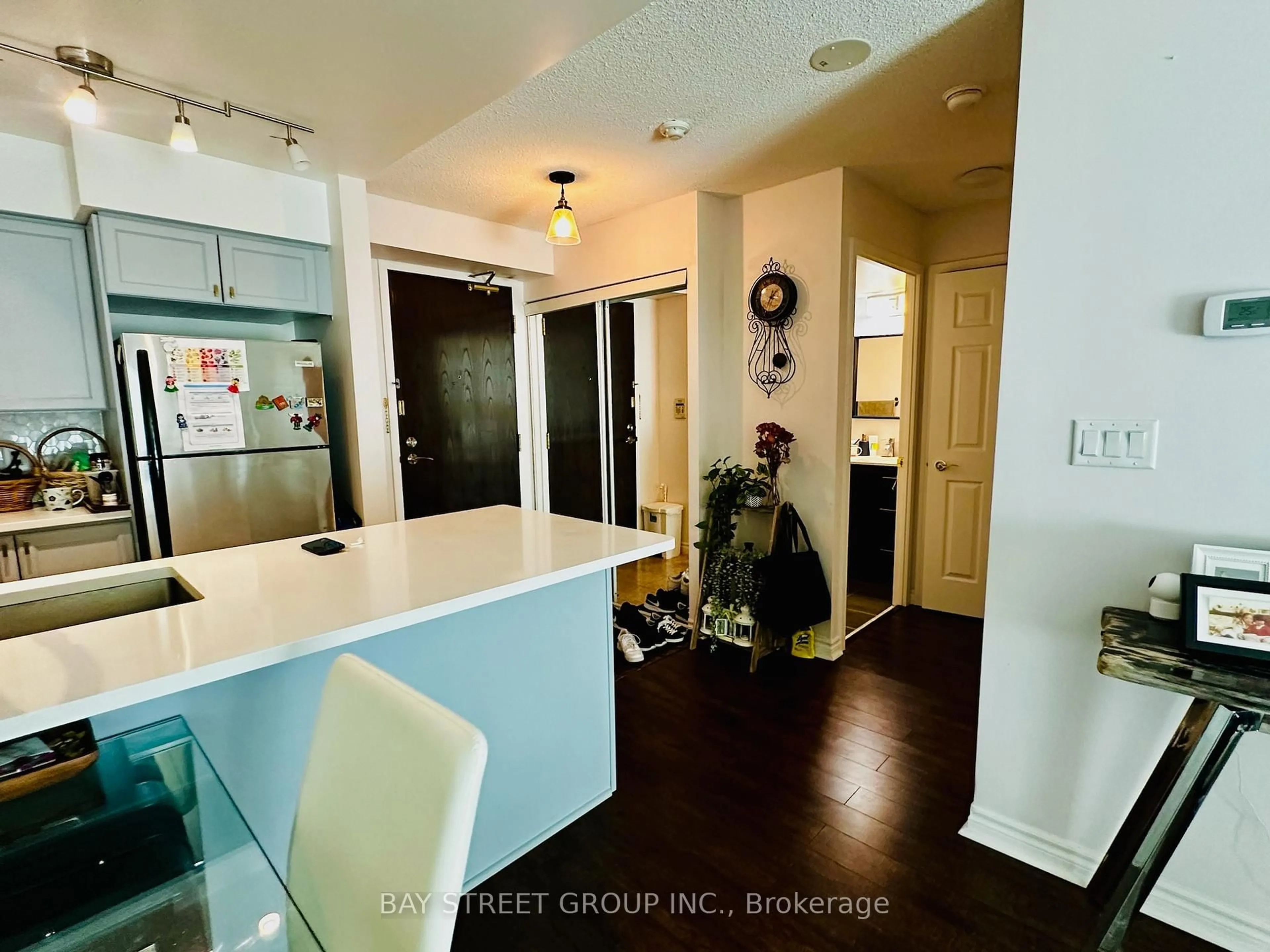 Open concept kitchen, unknown for 18 Spring Garden Ave #1909, Toronto Ontario M2N 7M2