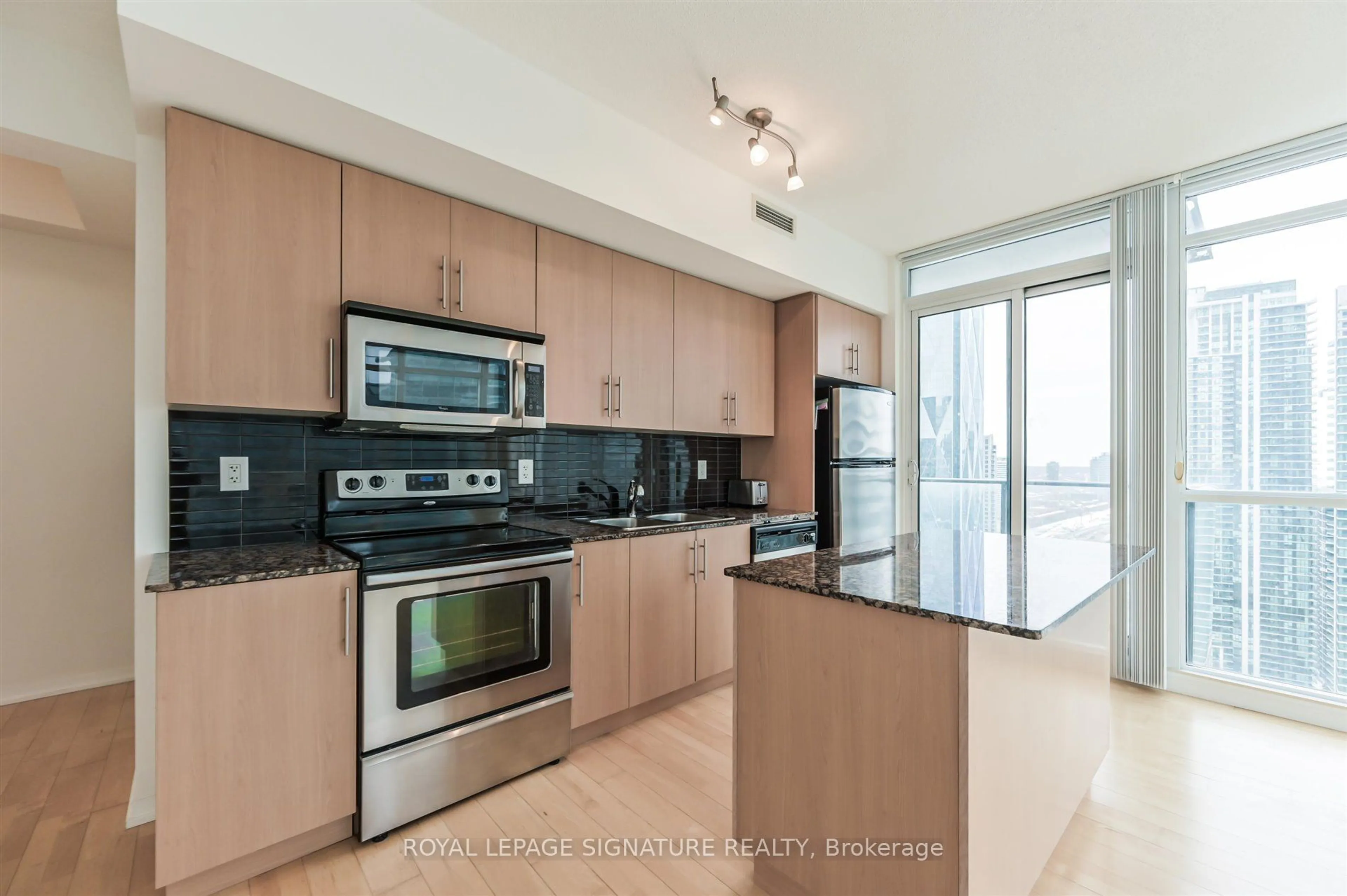 Standard kitchen, unknown for 55 Bremner Blvd #3007, Toronto Ontario M5J 0A6