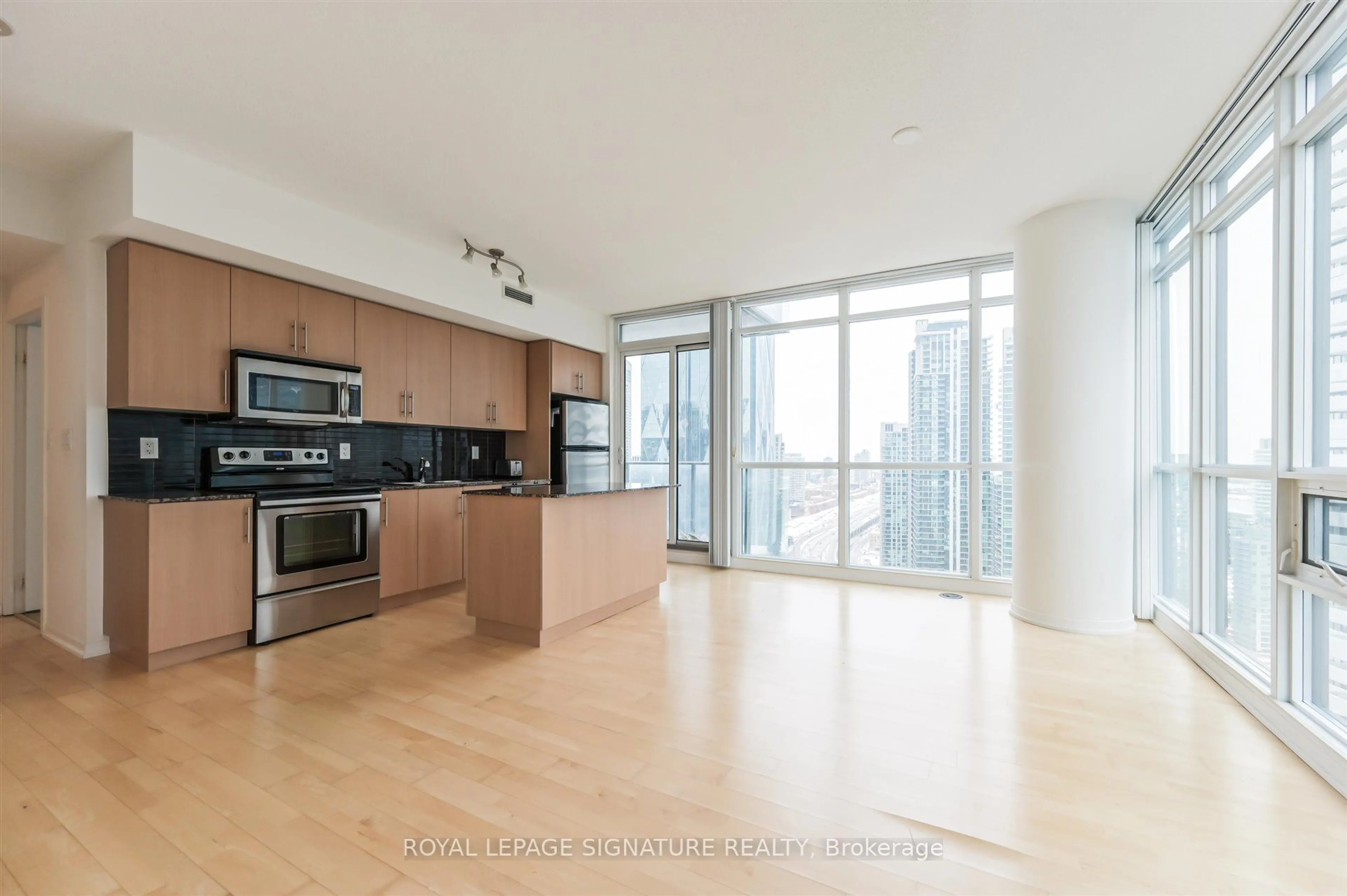 Open concept kitchen, unknown for 55 Bremner Blvd #3007, Toronto Ontario M5J 0A6