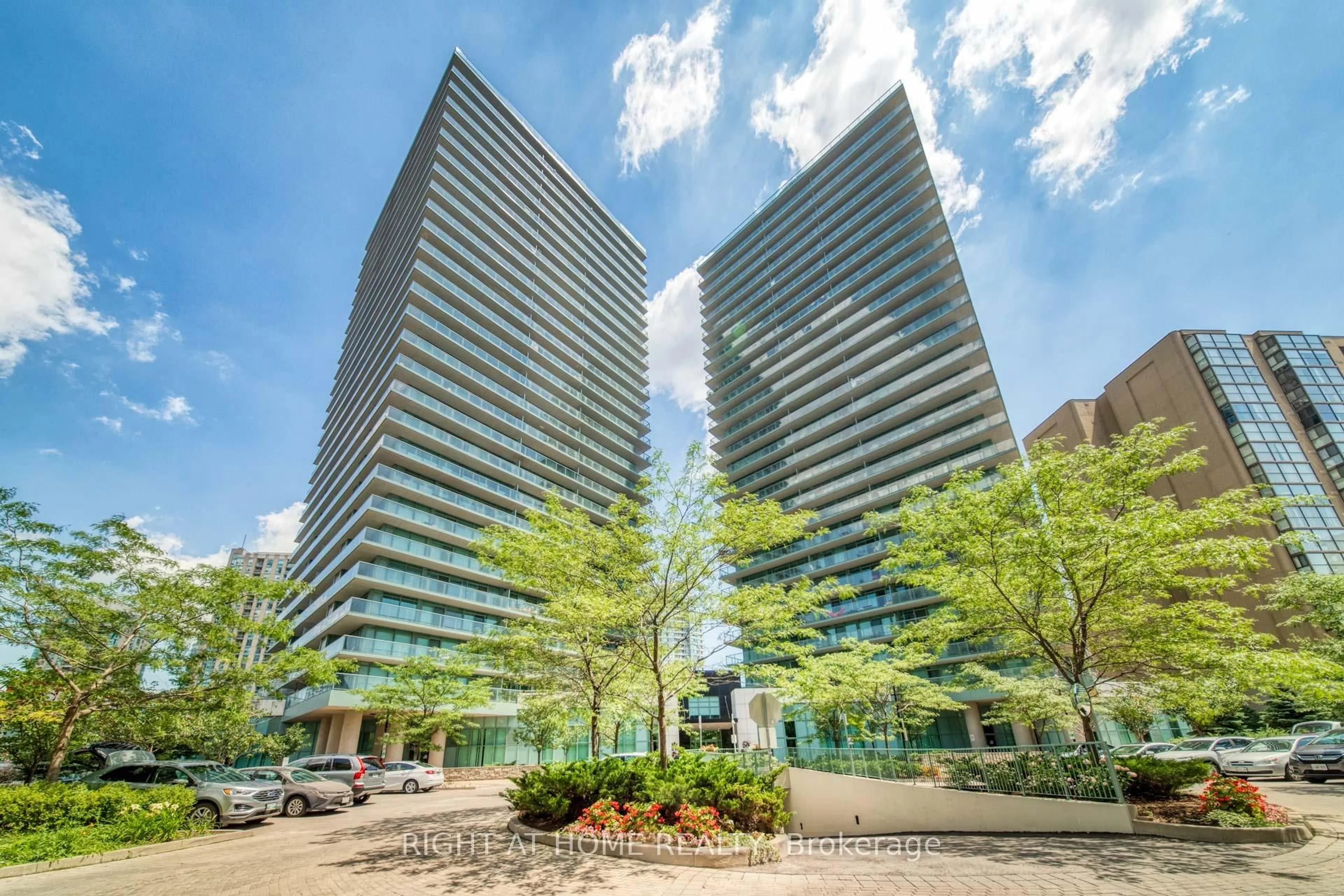 Indoor foyer for 5508 Yonge St #709, Toronto Ontario M2N 7L2