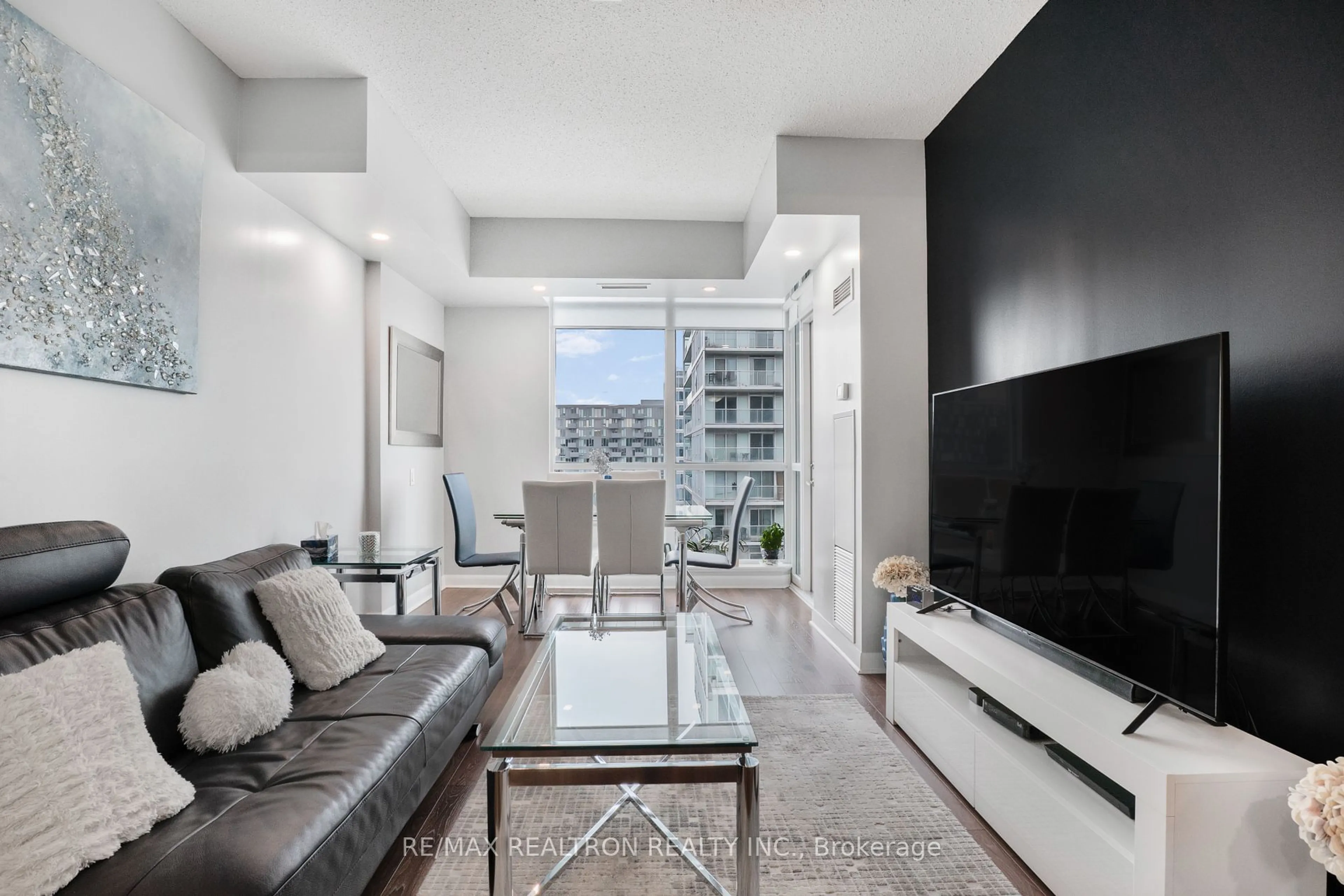 Living room with furniture, unknown for 525 Wilson Ave #1011, Toronto Ontario M3H 0A7