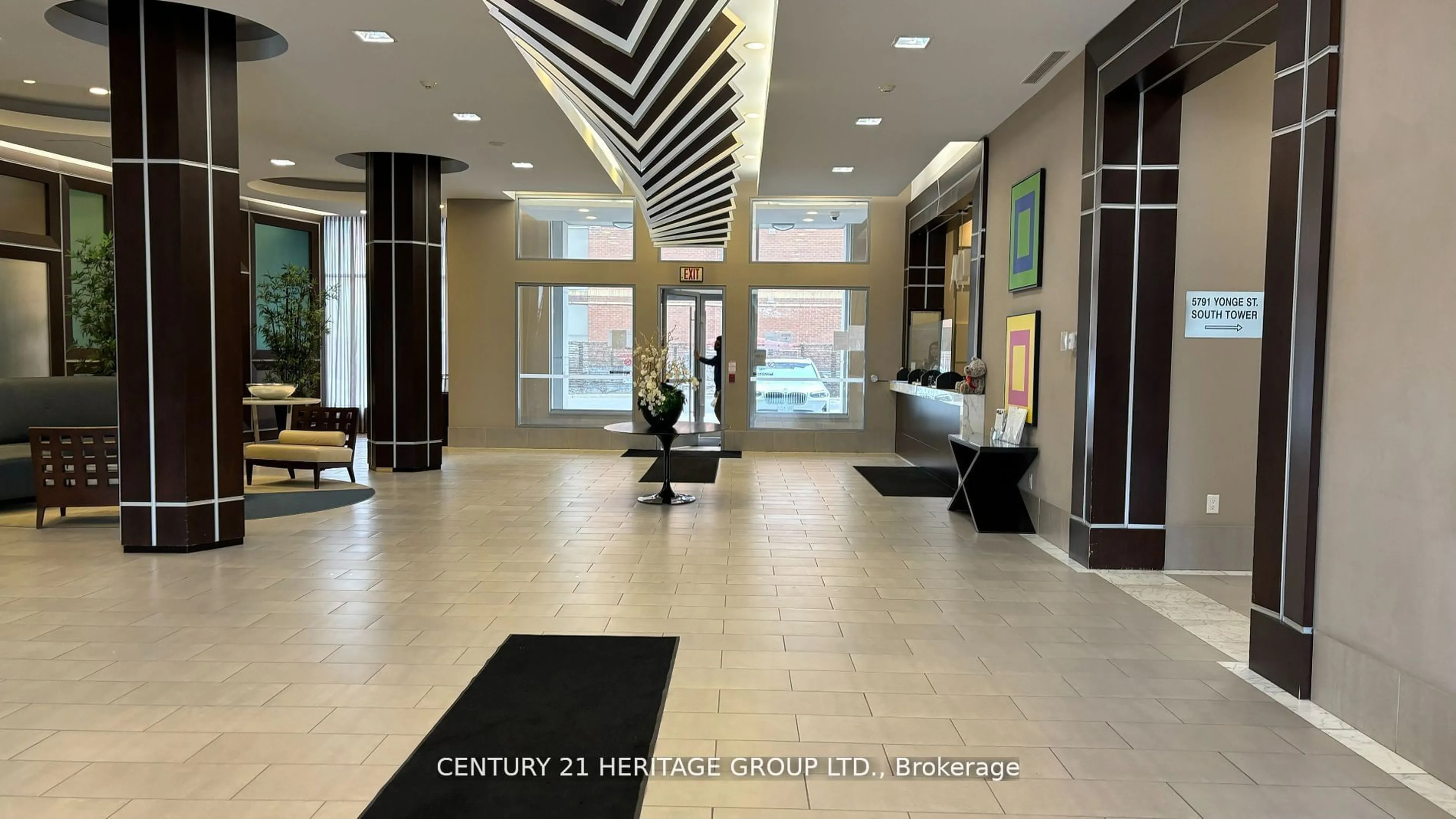 Indoor foyer for 5793 Yonge St #2105, Toronto Ontario M2M 0A9