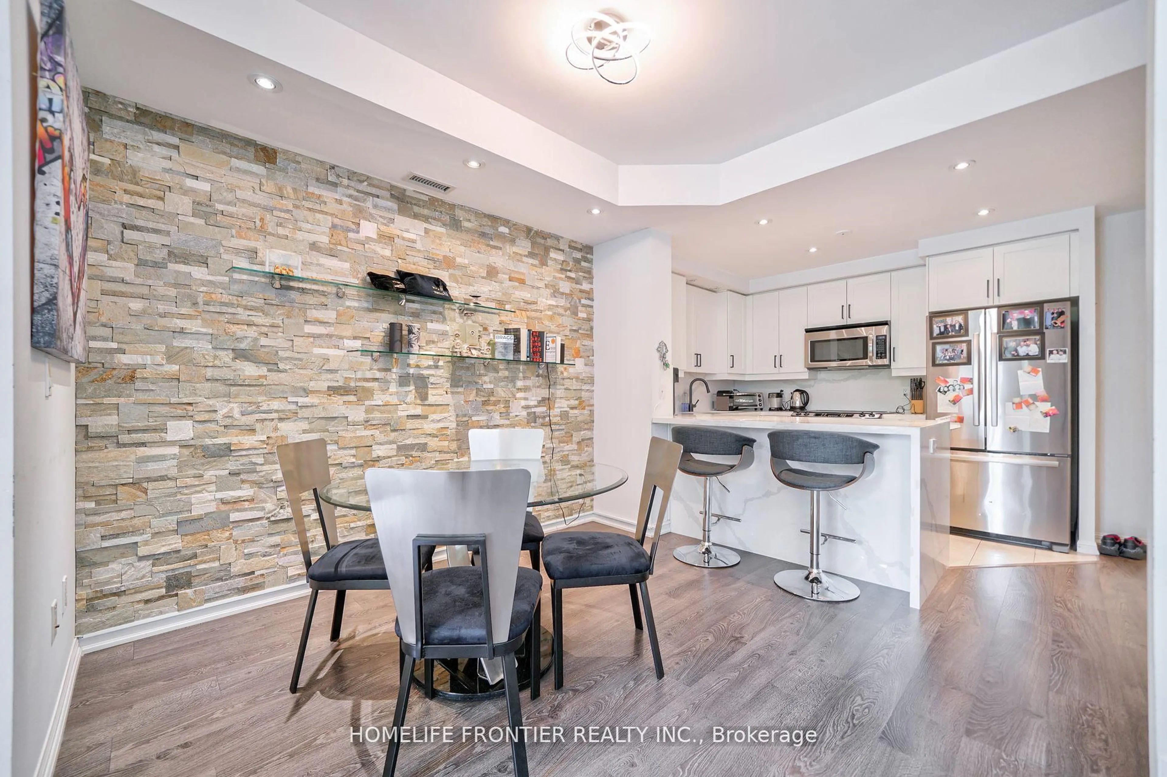 Open concept kitchen, unknown for 85 East Liberty St #TH77B, Toronto Ontario M6K 3R4