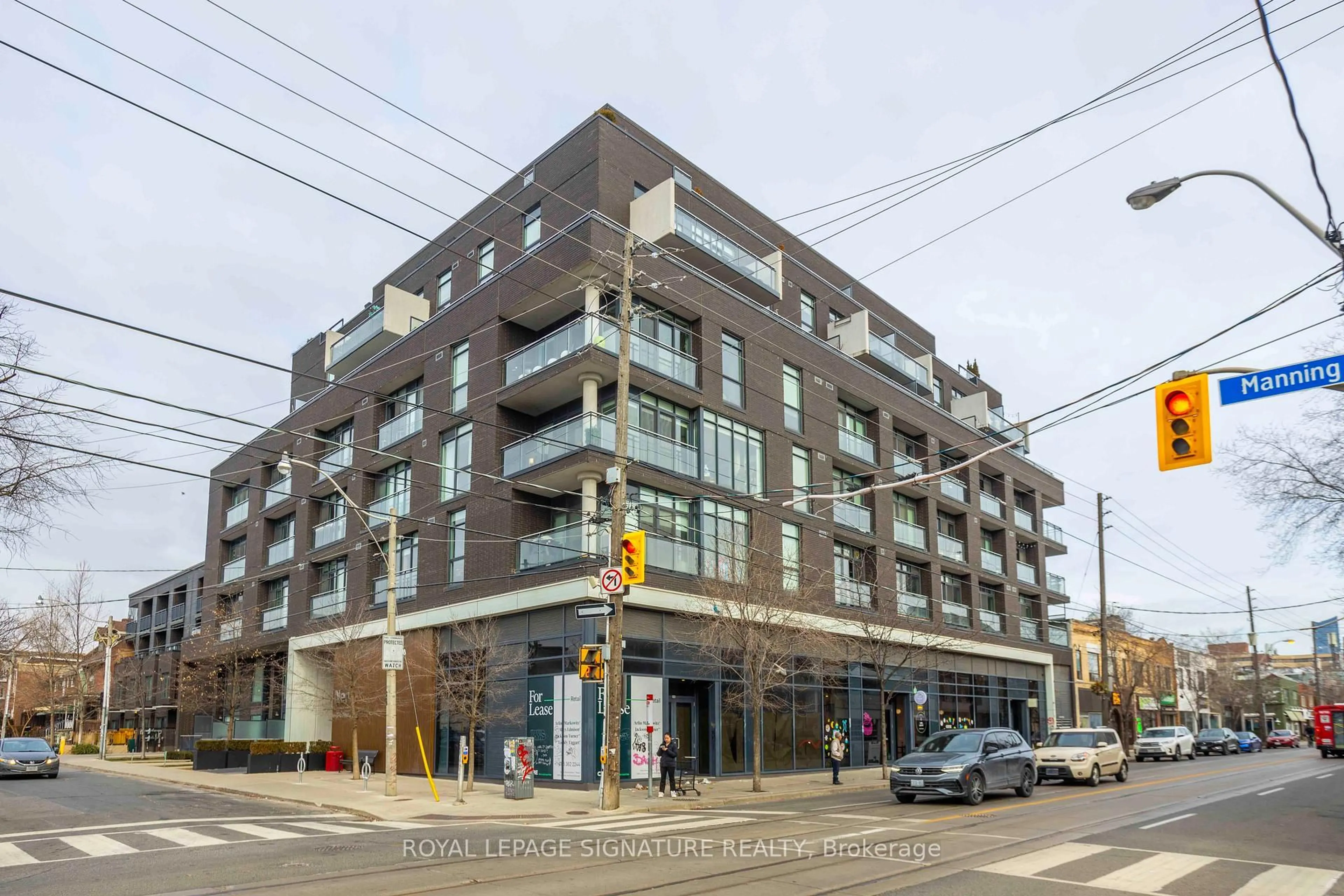 Patio, building for 205 Manning Ave #408, Toronto Ontario M6J 0E2