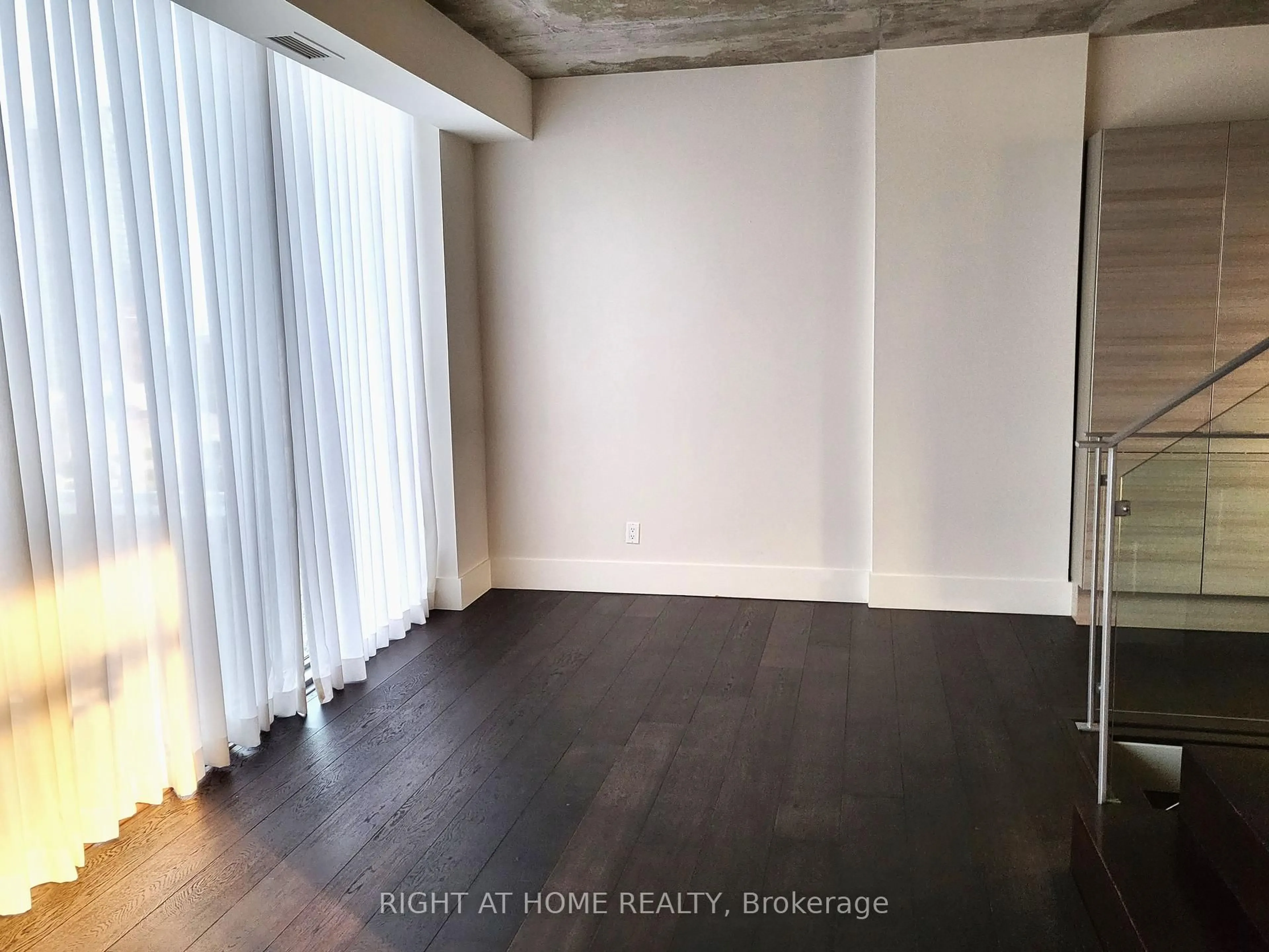 A pic of a room for 55 Stewart St #PH1027, Toronto Ontario M5V 2V1