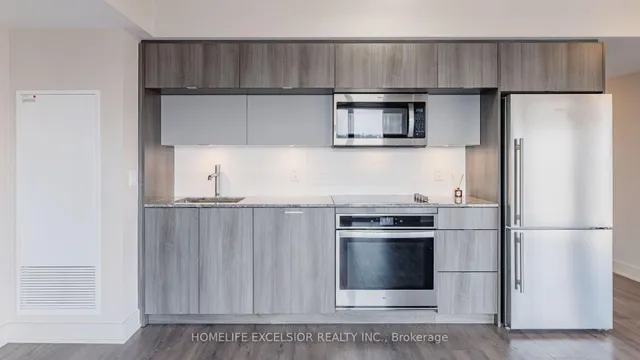 Additional property image - 575 Bloor St Unit 803