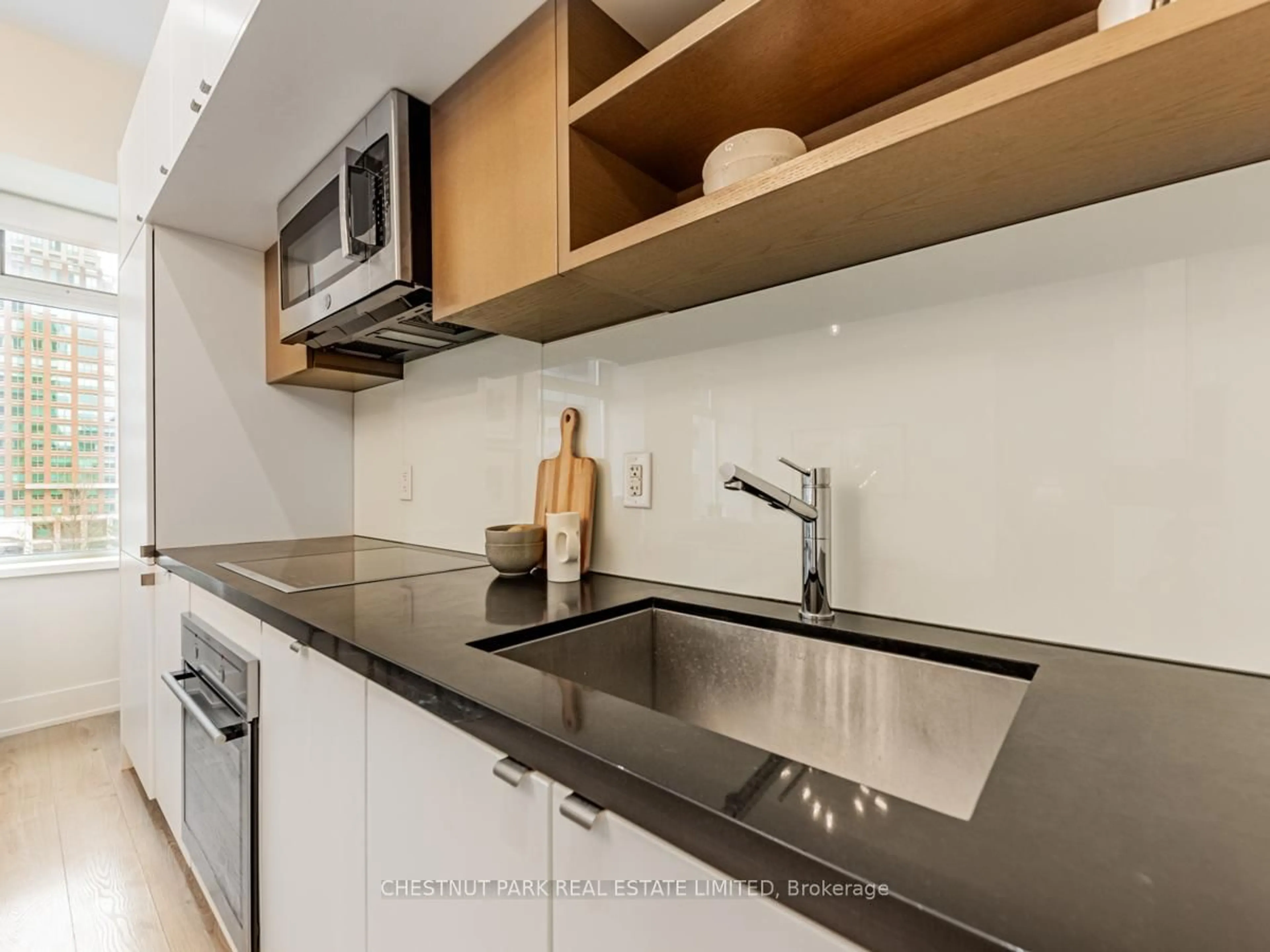 Standard kitchen, unknown for 111 St Clair Ave #420, Toronto Ontario M4V 1N5