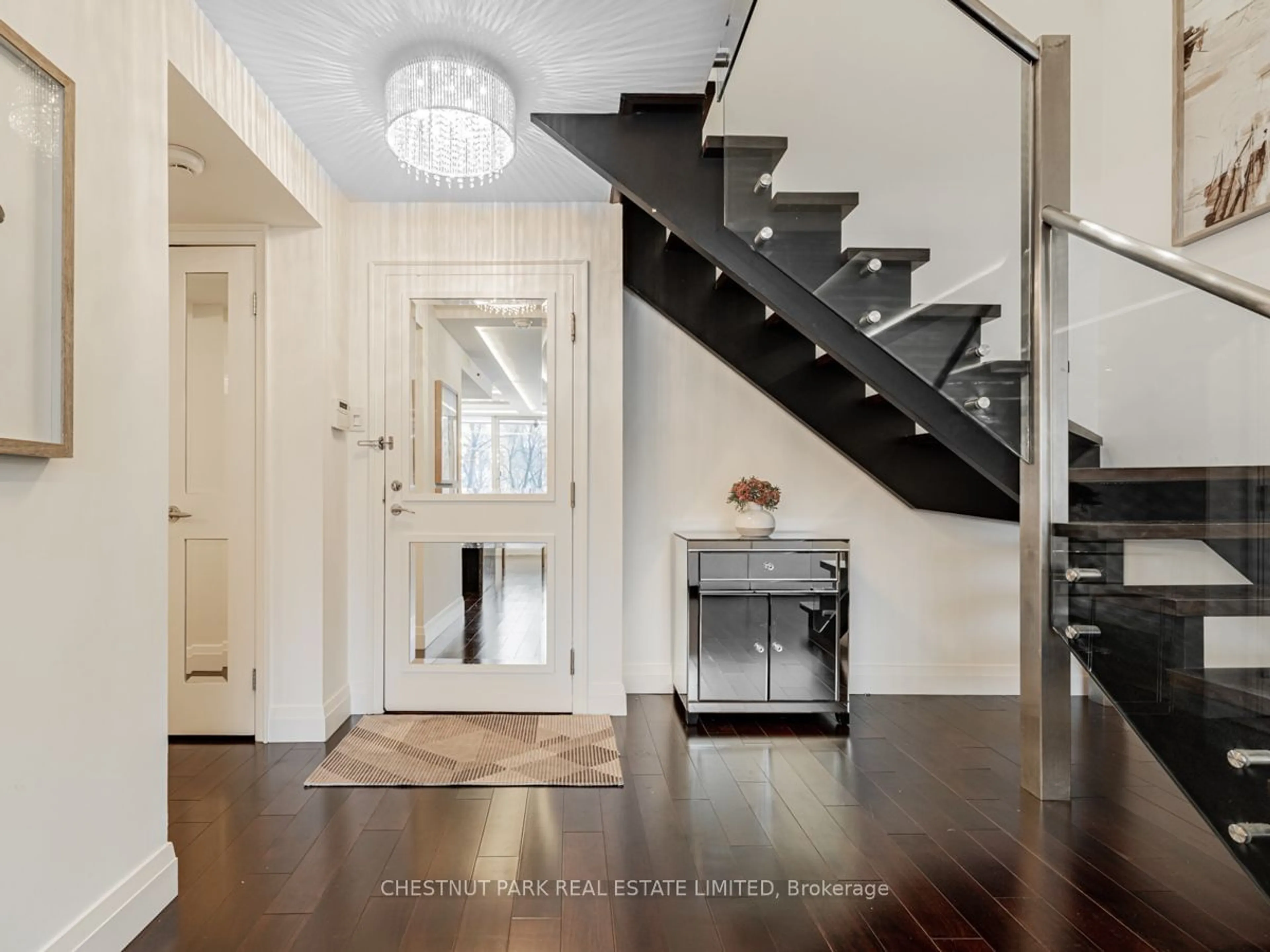 Indoor entryway for 360 Bloor St #R101, Toronto Ontario M4M 3M3