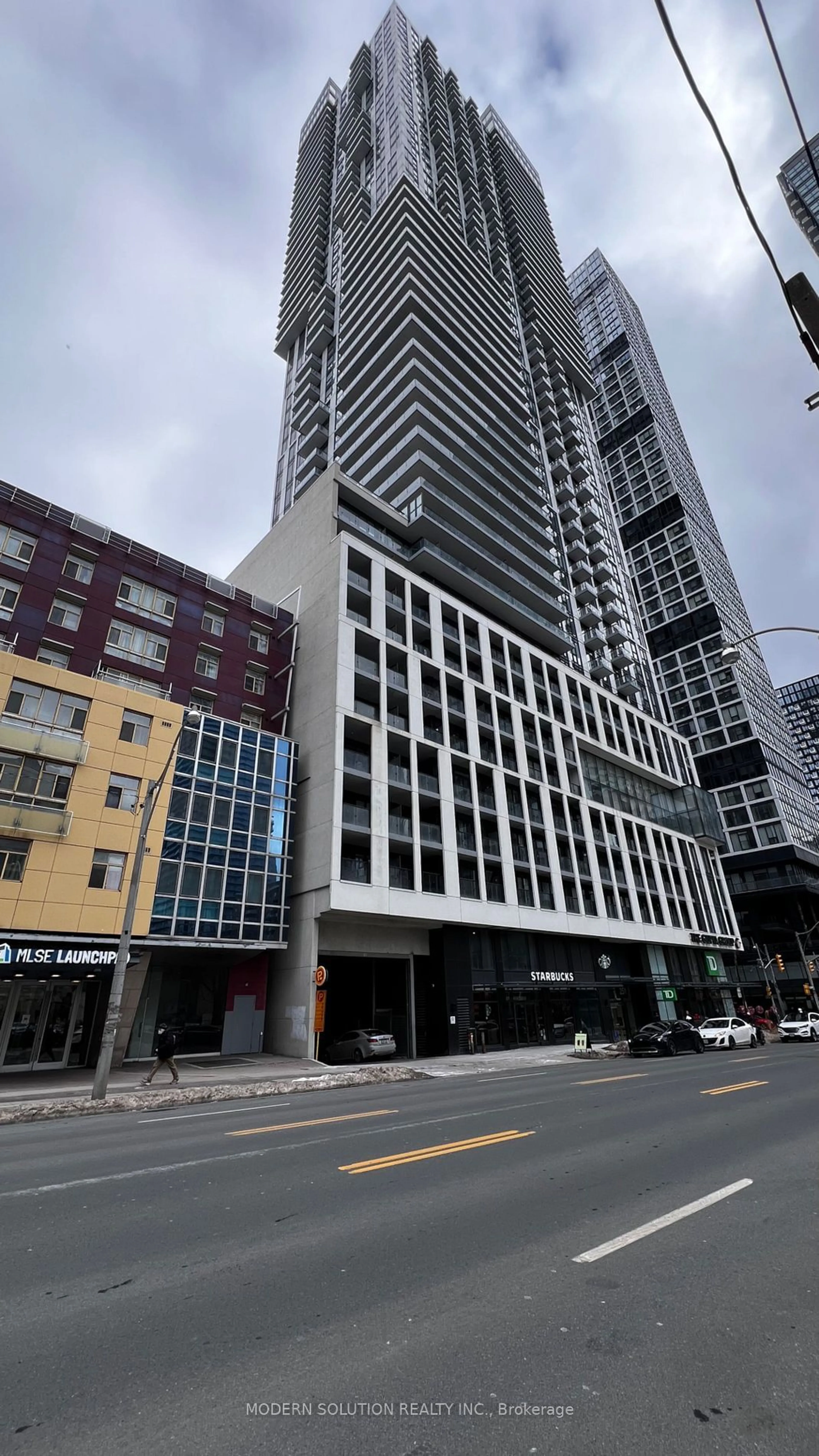Indoor foyer for 251 Jarvis St #3707, Toronto Ontario M5B 0C3