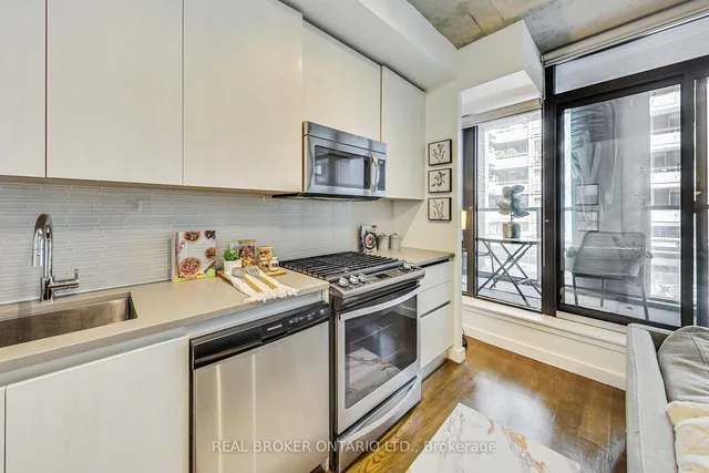 Additional property image - 111 Bathurst St Unit 320
