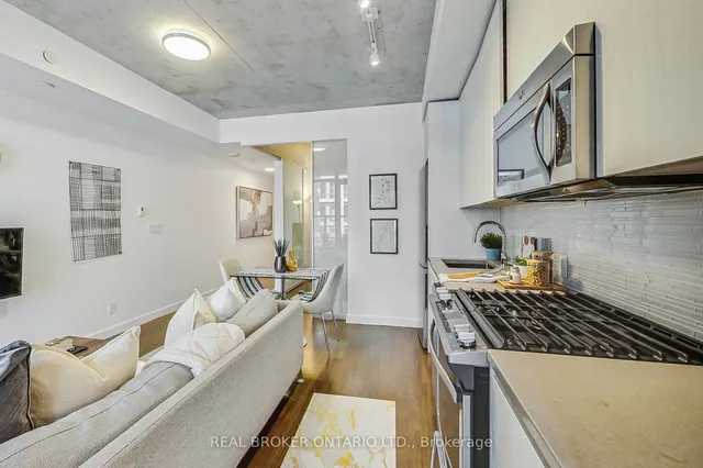 Additional property image - 111 Bathurst St Unit 320