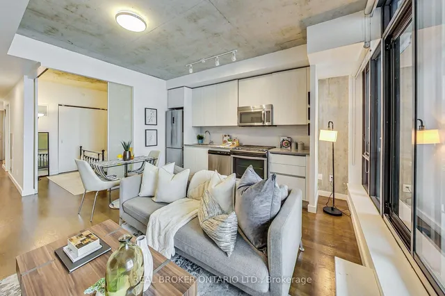 Additional property image - 111 Bathurst St Unit 320