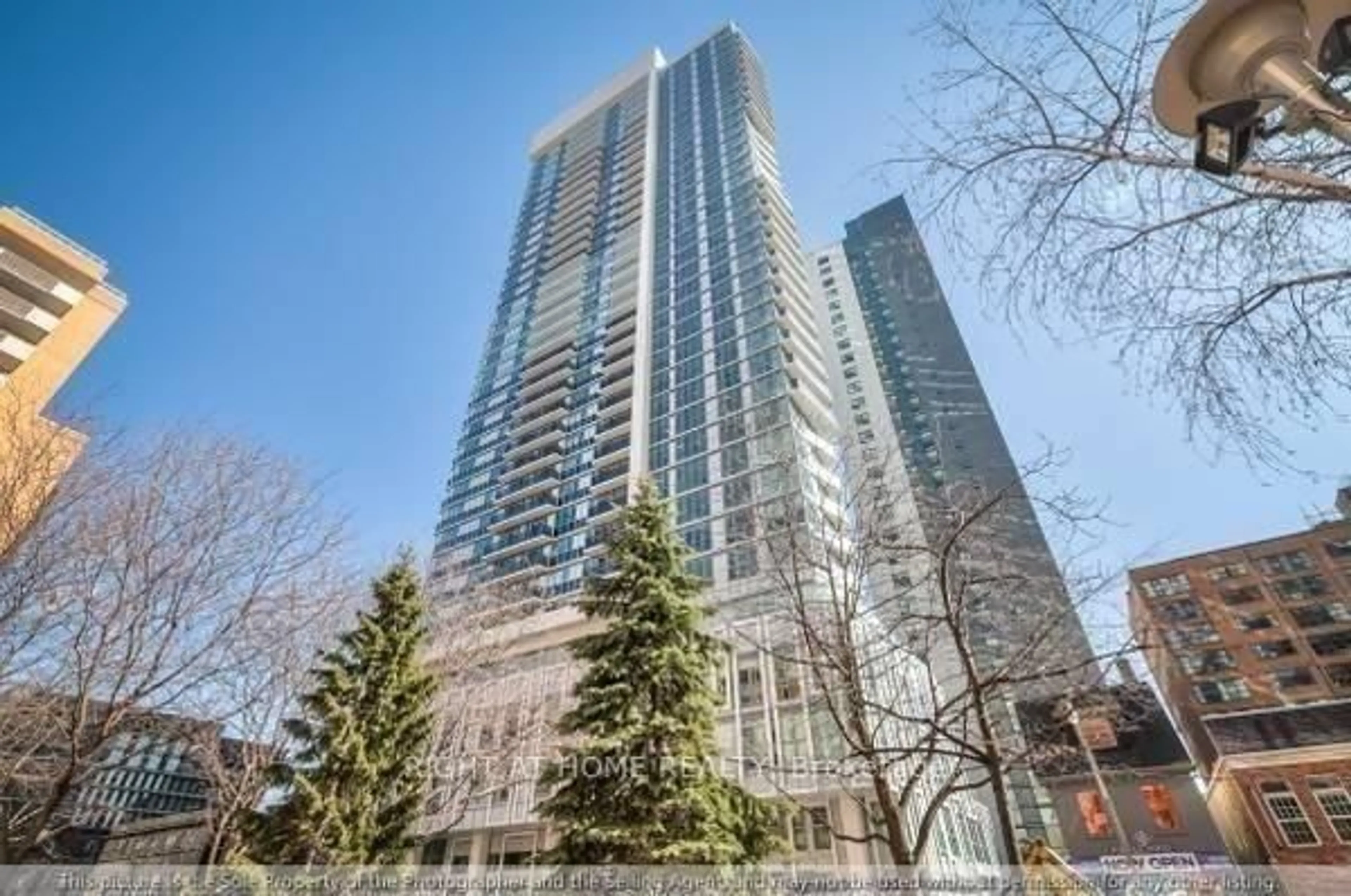 Unknown for 77 Mutual St #2307, Toronto Ontario M5B 0B9