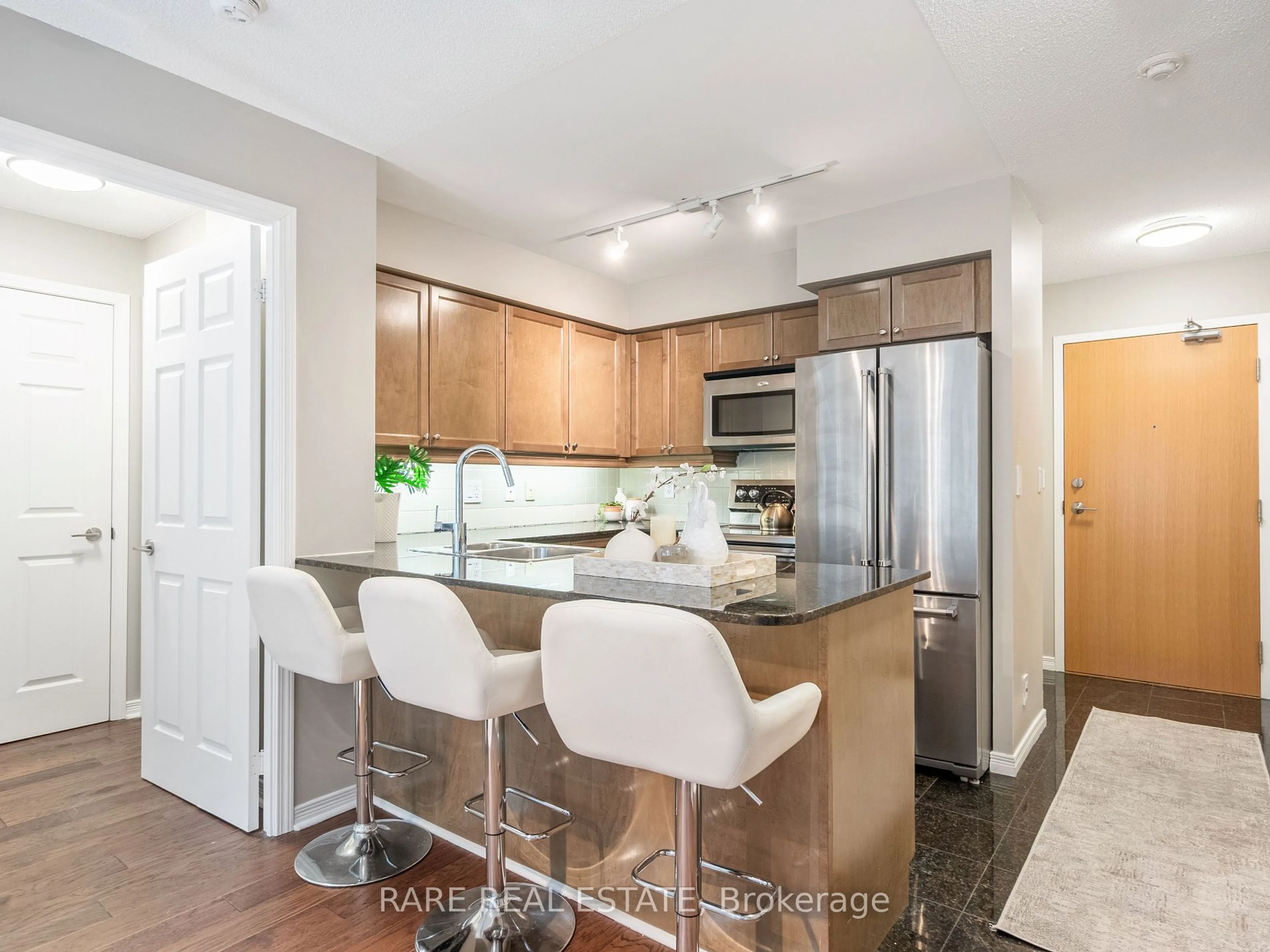 Open concept kitchen, unknown for 736 Spadina Ave #1111, Toronto Ontario M5S 2J6