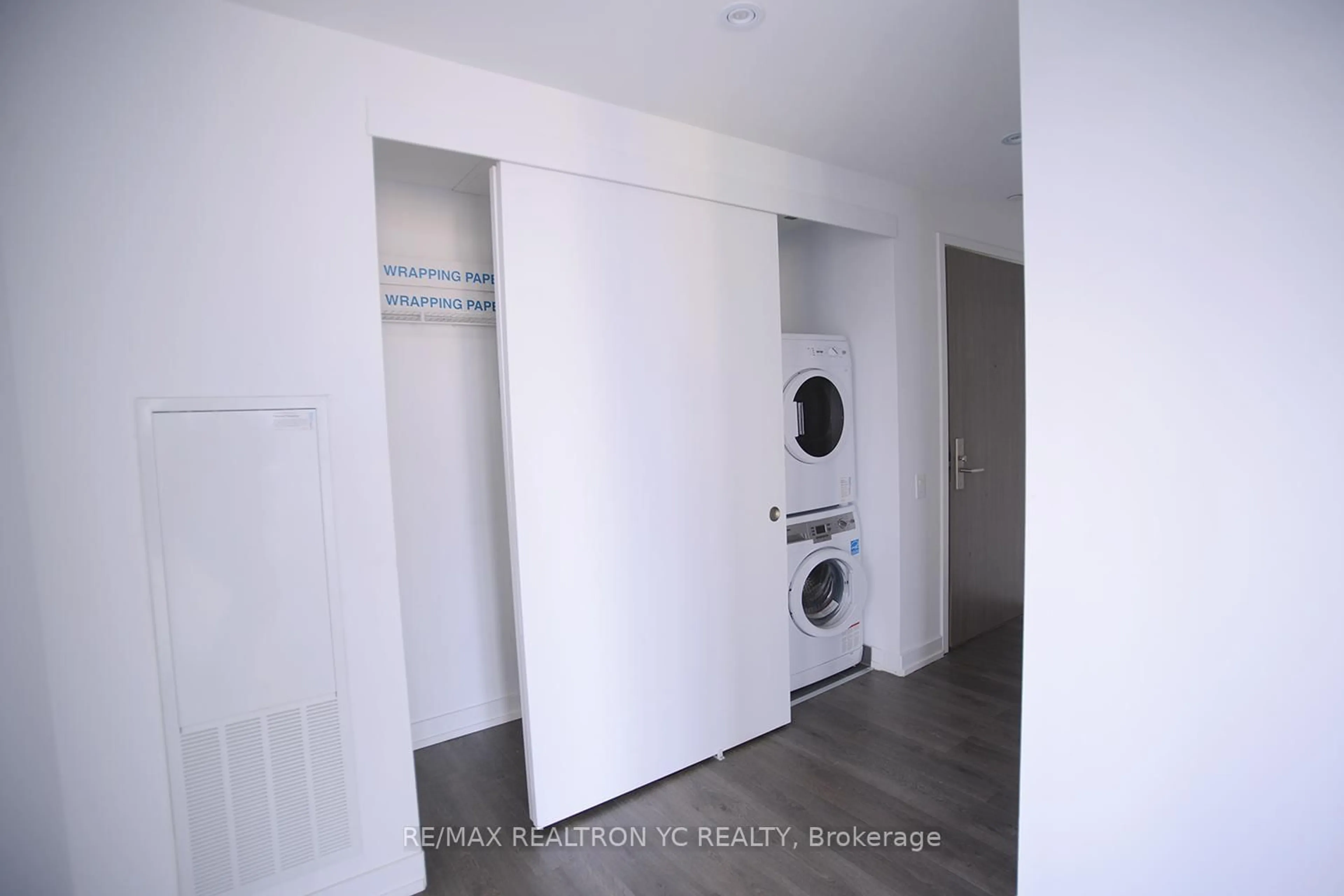 Laundry room for 161 Roehampton Ave #2609, Toronto Ontario M4P 0C8