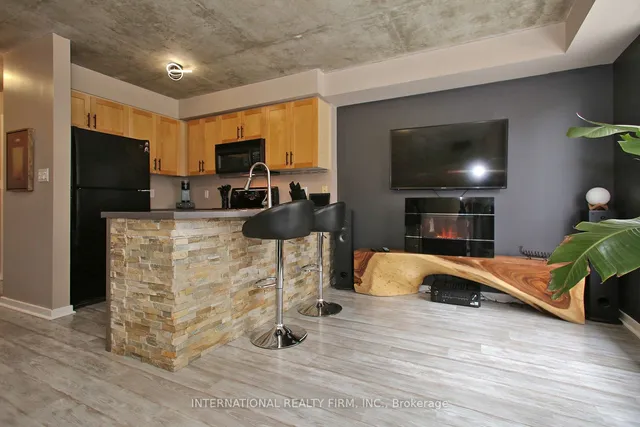 Additional property image - 800 King St Unit 408