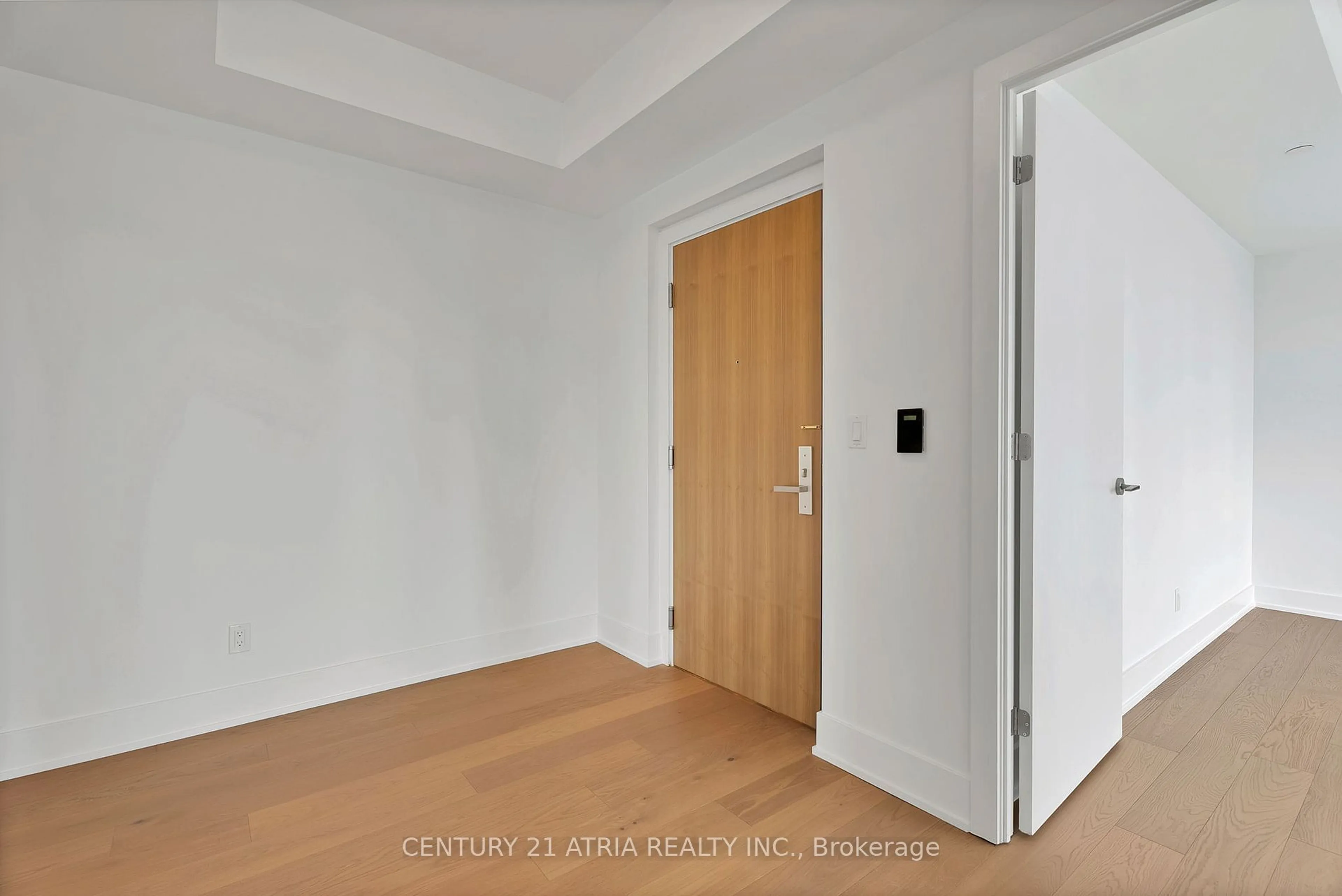 Indoor entryway for 200 Bloor St #3002, Toronto Ontario M5S 1T8