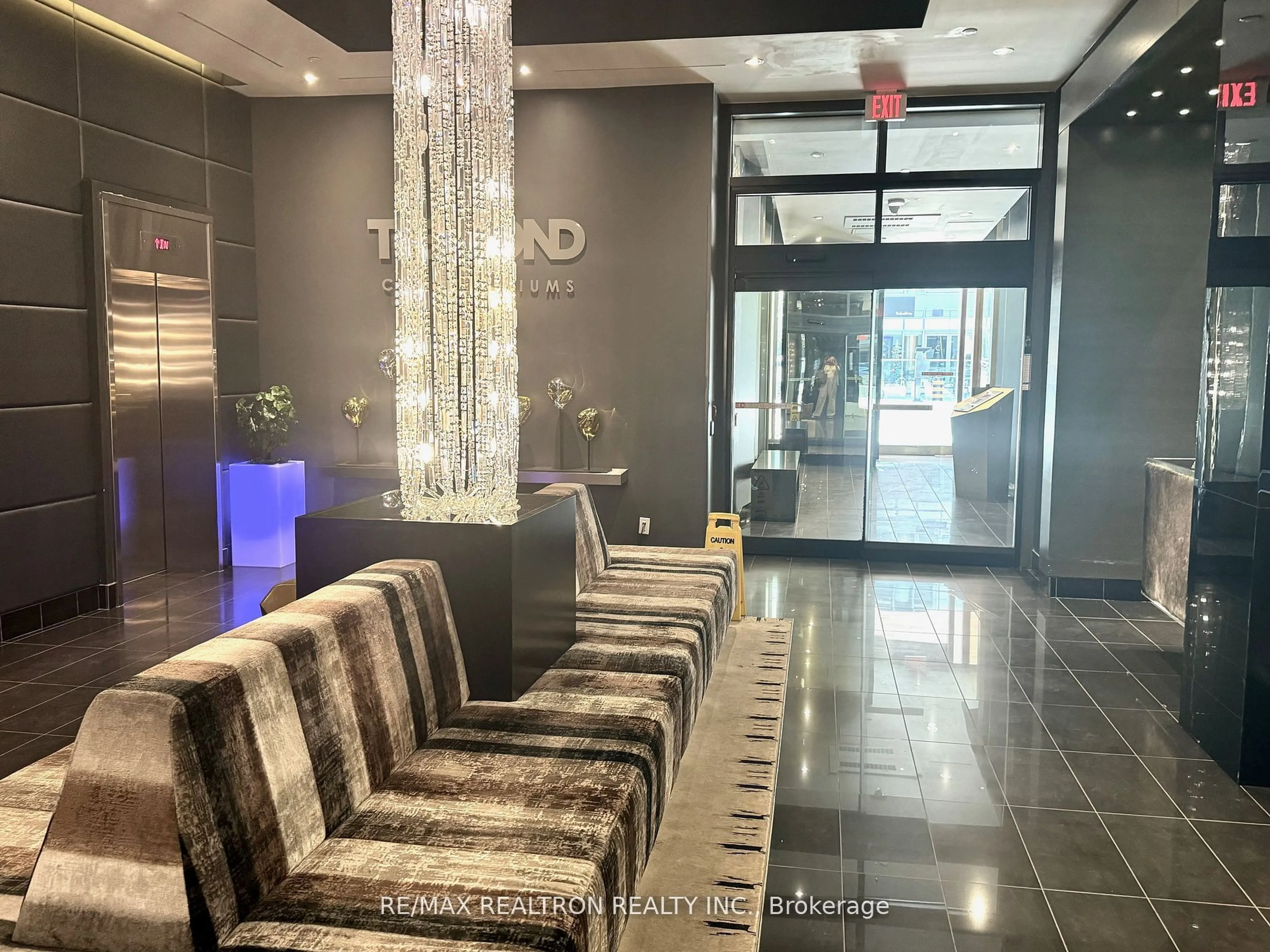 Lobby for 290 Adelaide St #1607, Toronto Ontario M5V 0P3