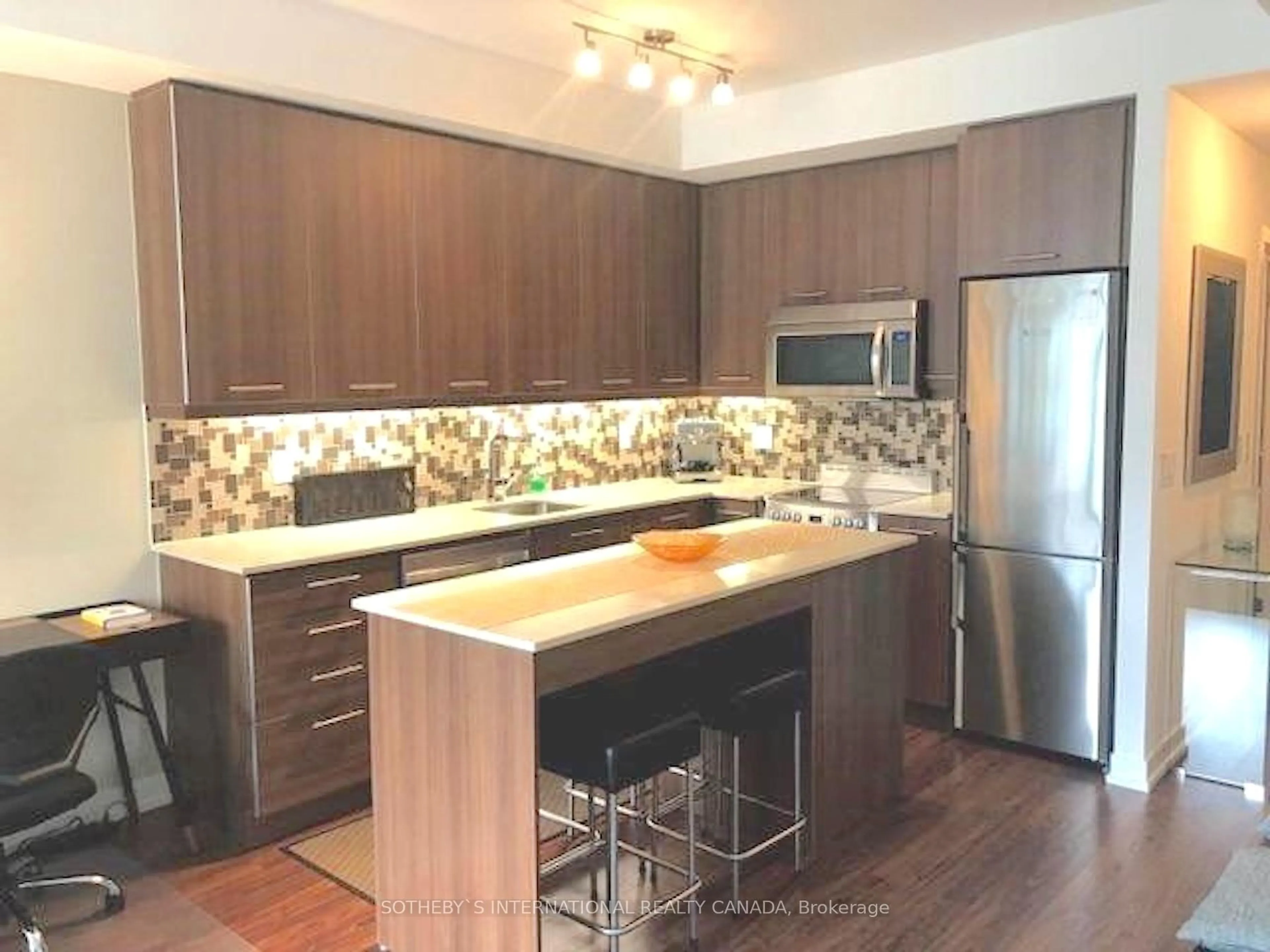 Contemporary kitchen, unknown for 105 George St #812, Toronto Ontario M5A 0L4