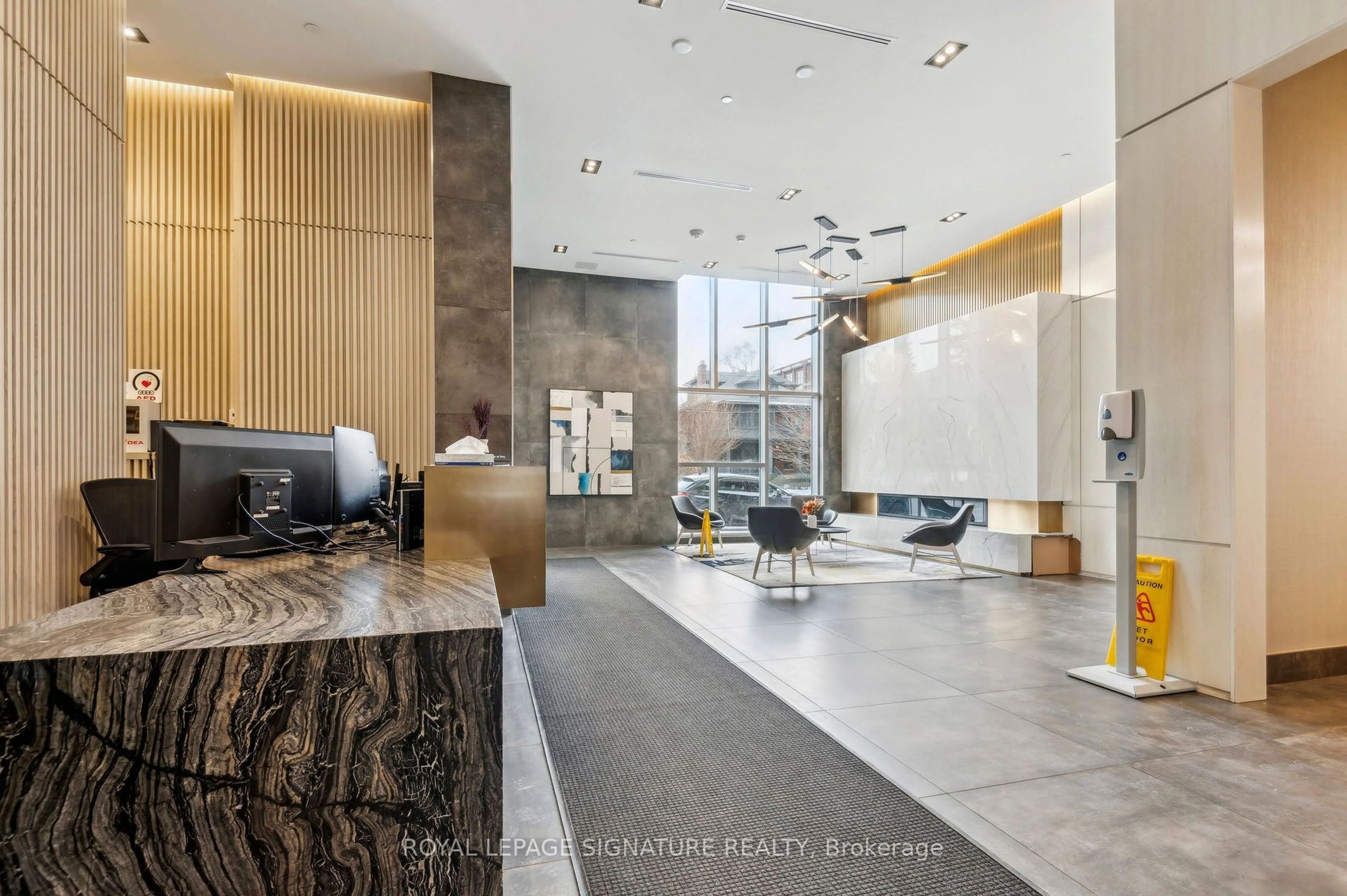 Lobby for 223 St Clair Ave #514, Toronto Ontario M4V 0A5