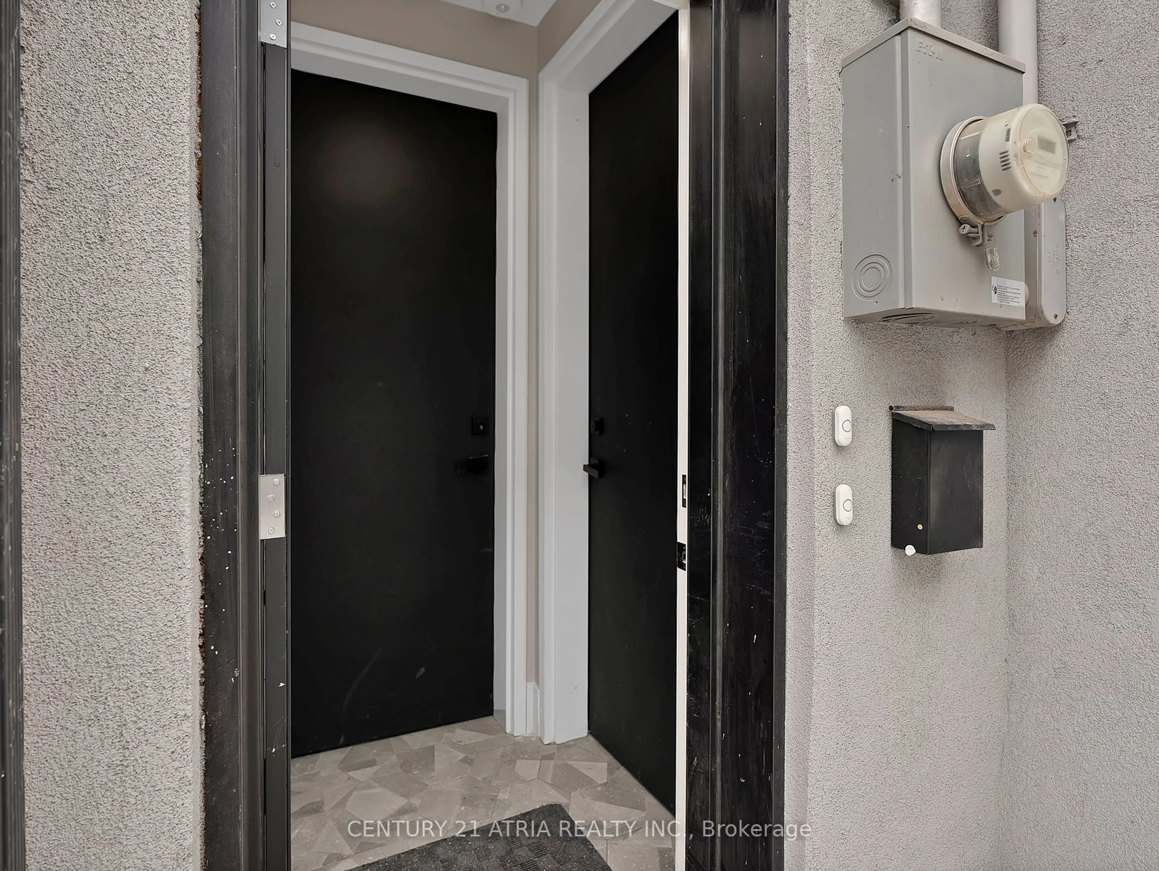 Indoor entryway for 15 Rebecca St, Toronto Ontario M6J 1K8