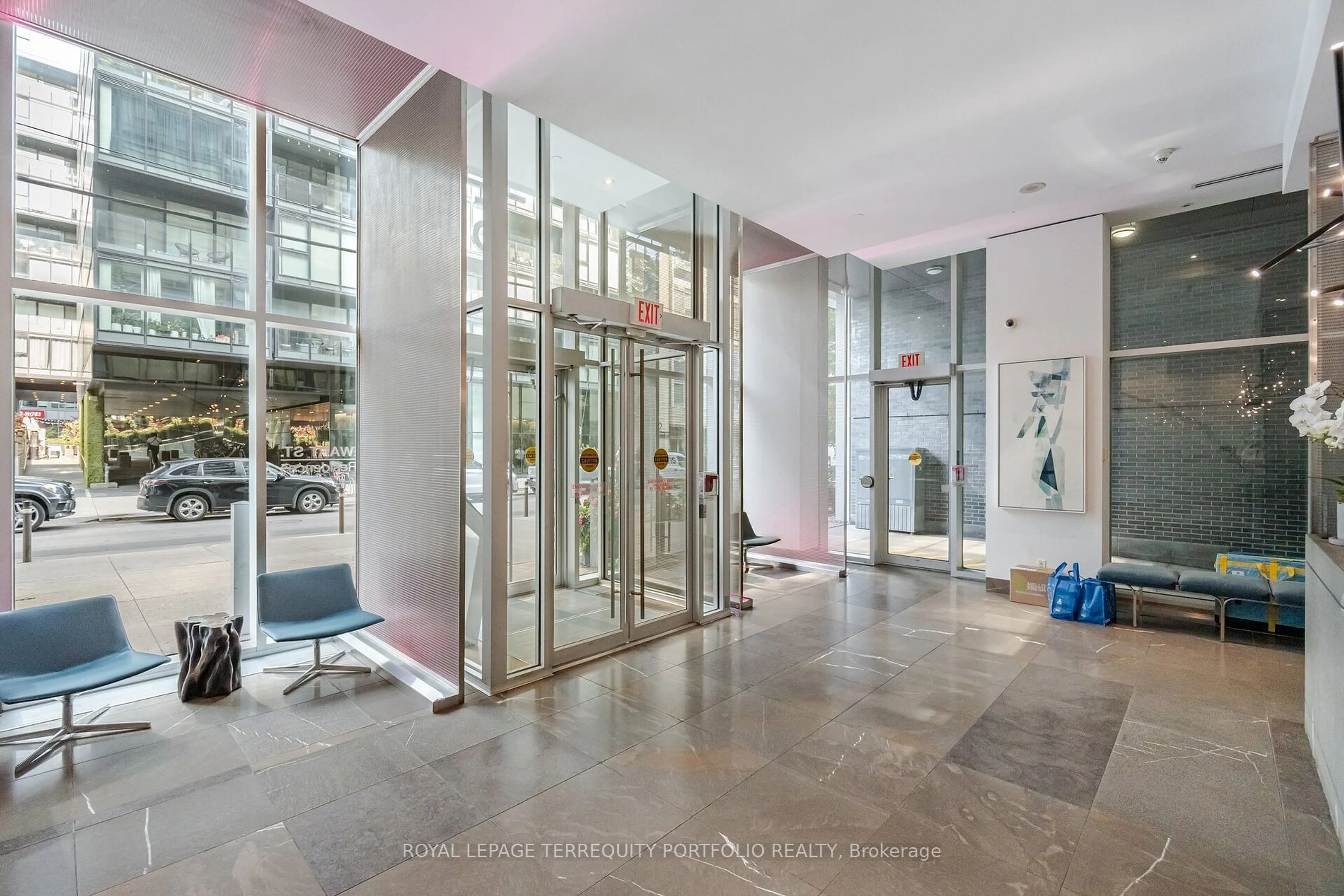 Indoor foyer for 55 Stewart St #707, Toronto Ontario M5V 2V1