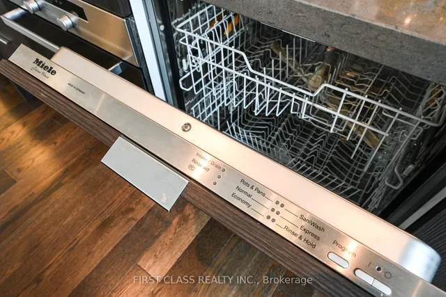 Additional property image - 21 Widmer St Unit 2109