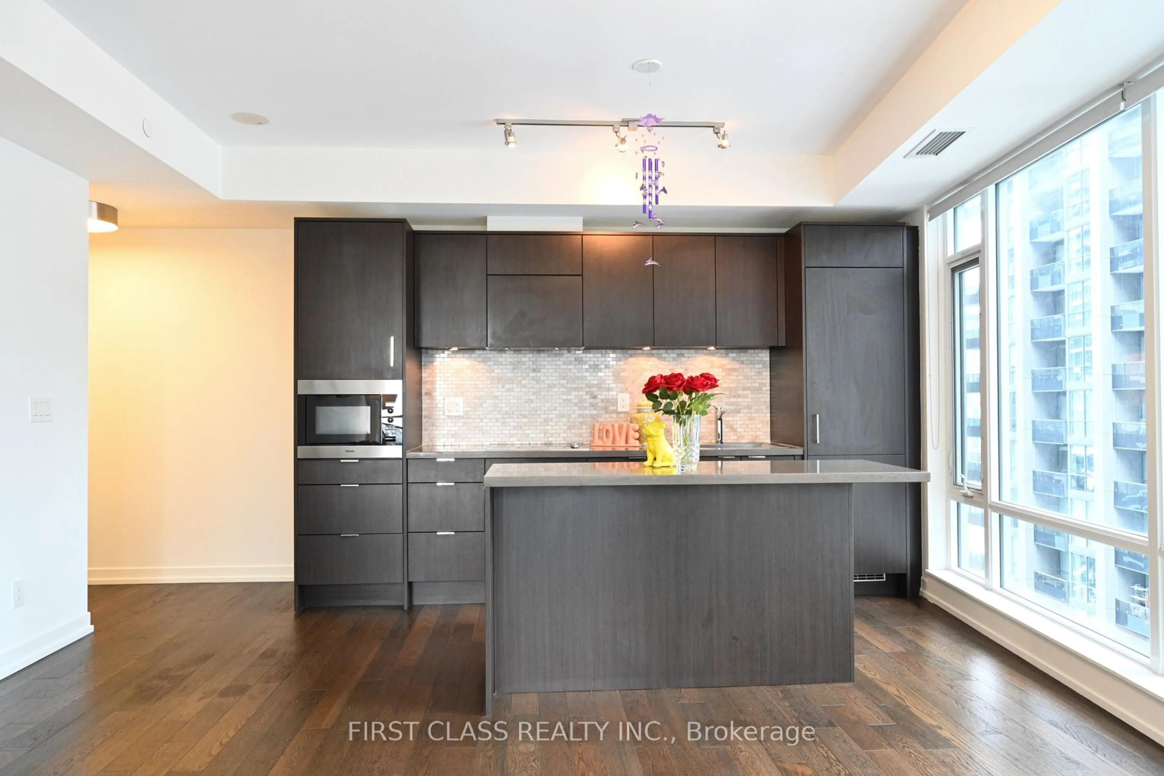 Contemporary kitchen, unknown for 21 Widmer St, Toronto Ontario M5V 2E8