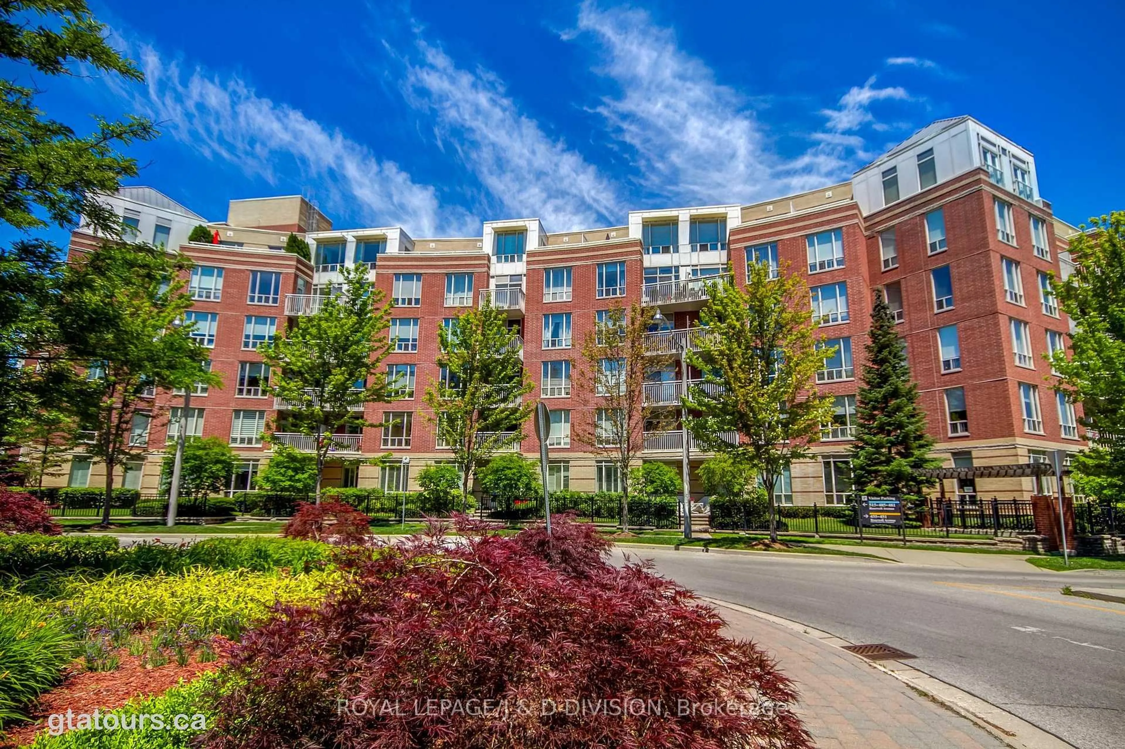 A pic from outside/outdoor area/front of a property/back of a property/a pic from drone, building for 451 Rosewell Ave #601, Toronto Ontario M4R 2H8