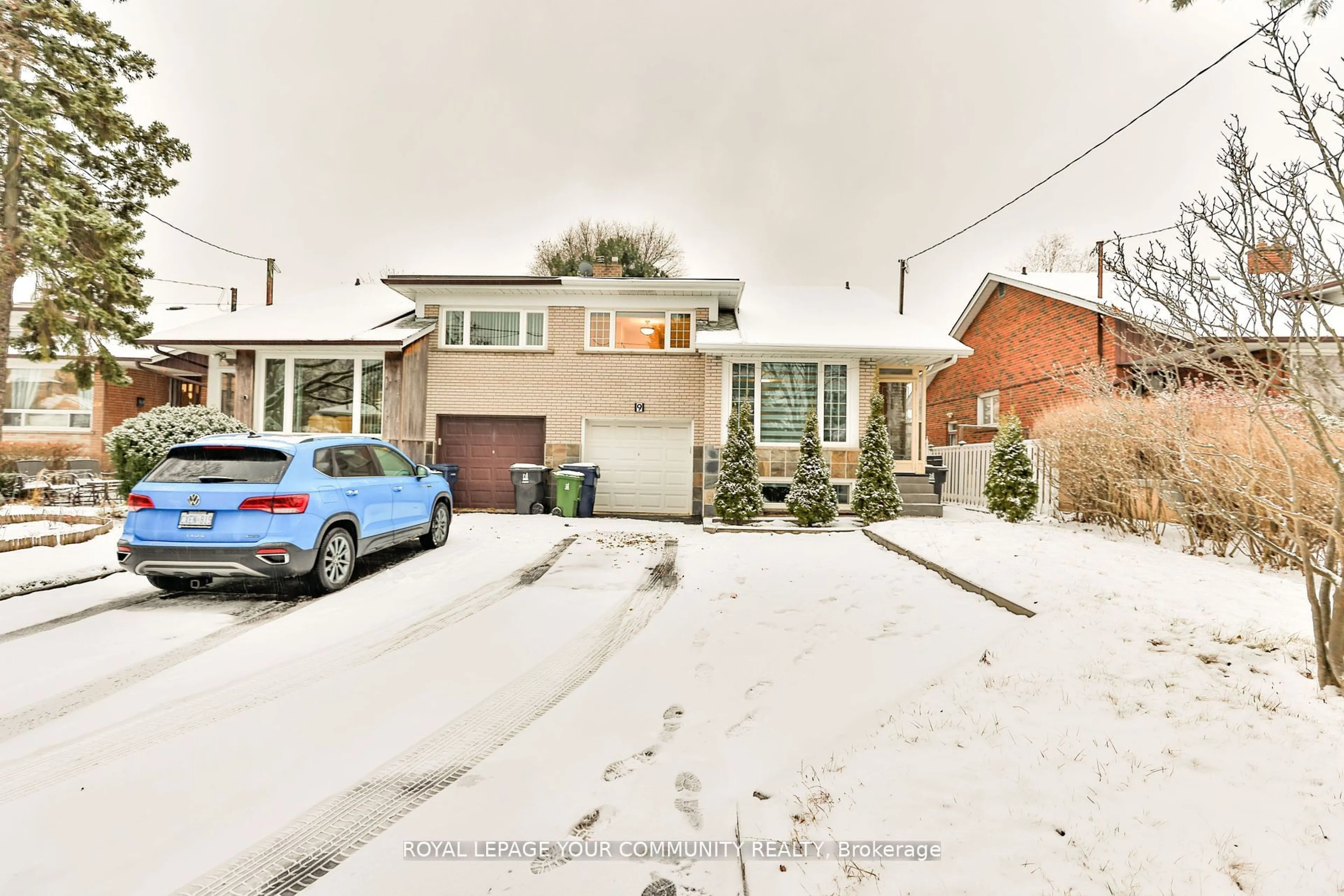 A pic from outside/outdoor area/front of a property/back of a property/a pic from drone, street for 9 Tulane Cres, Toronto Ontario M3A 2B9