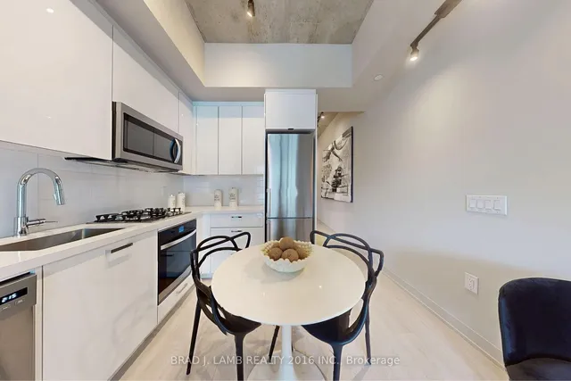 Additional property image - 195 McCaul St Unit 710