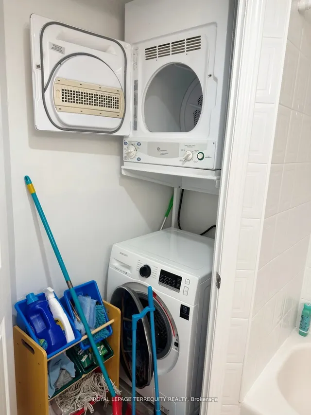 Additional property image - 228 Queens Quay Unit 1202