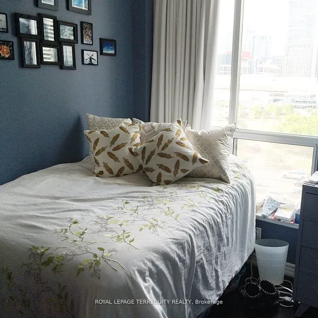 Additional property image - 228 Queens Quay Unit 1202