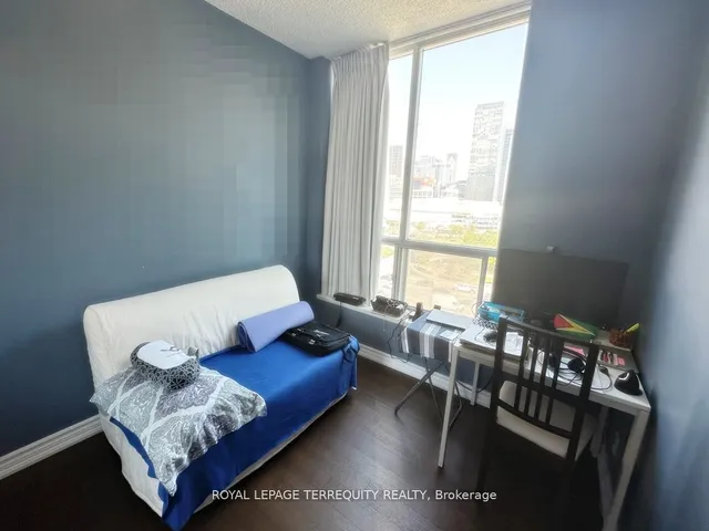 Additional property image - 228 Queens Quay Unit 1202