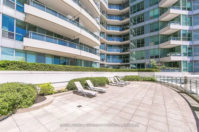 Additional property image - 228 Queens Quay Unit 1202