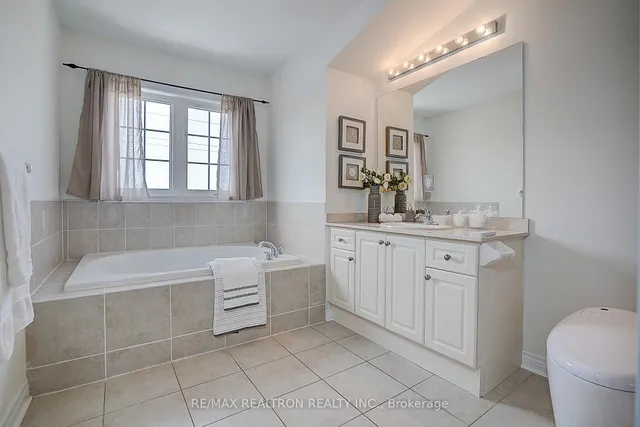 Additional property image - 171B Finch Ave